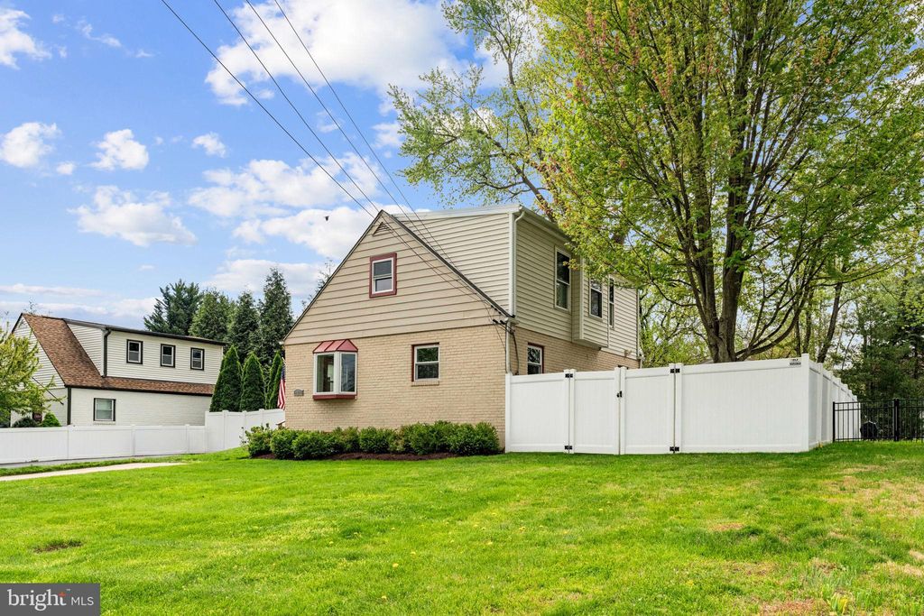 Photo of 7139 Parkview Avenue, FALLS CHURCH, VA 22042 (MLS # VAFX2298546)