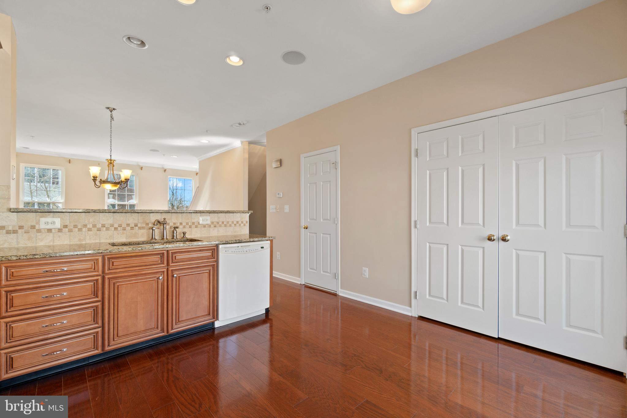 AMBERLEA AT LOUDOUN VALLEY - Residential Lease