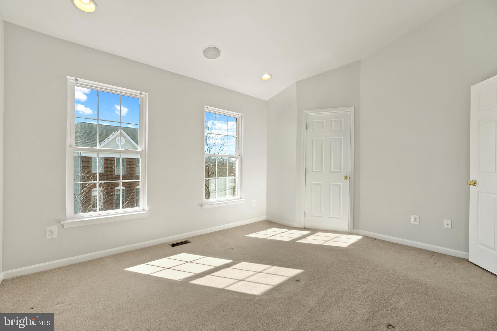 AMBERLEA AT LOUDOUN VALLEY - Residential Lease