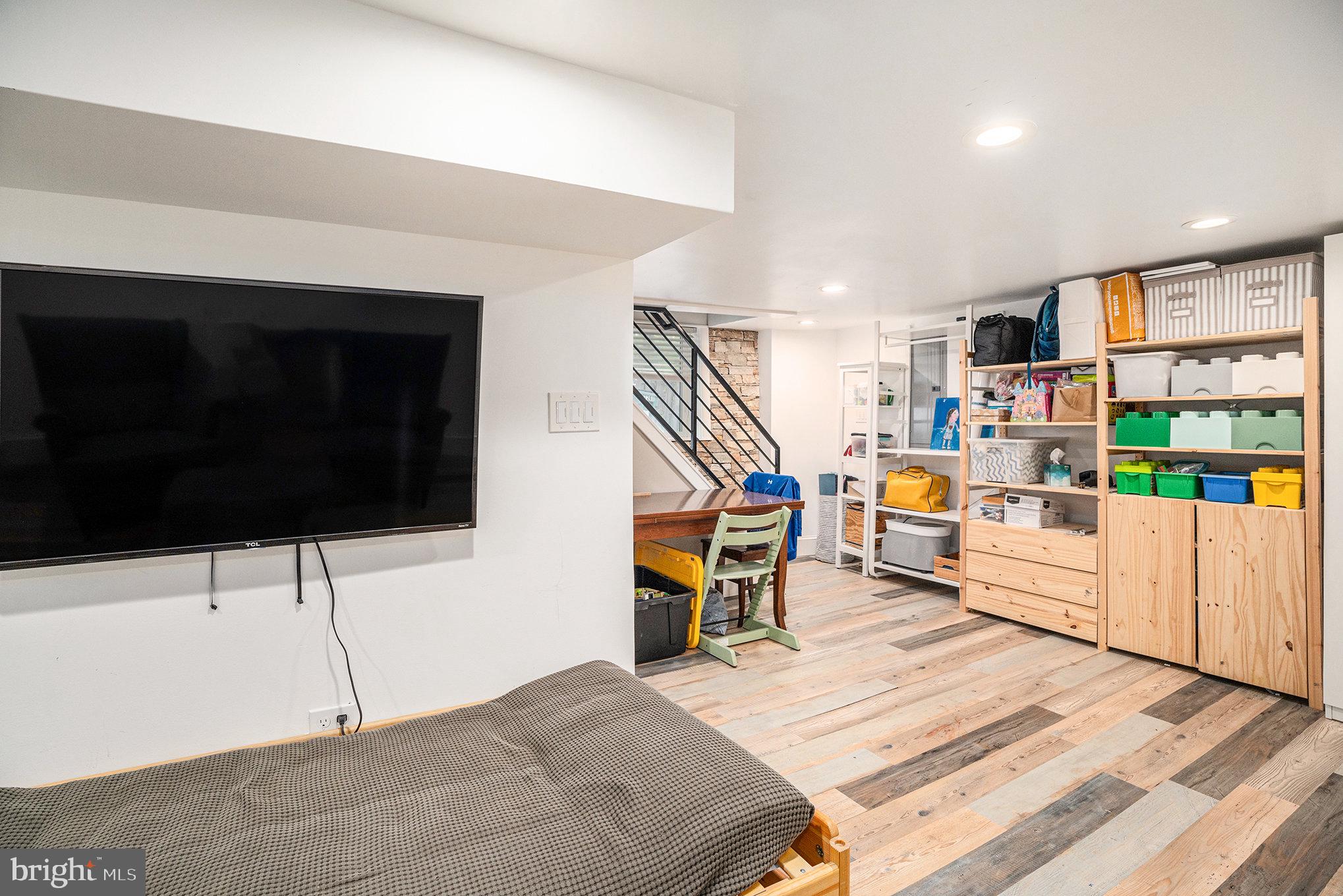 FORT WASHINGTON - Residential