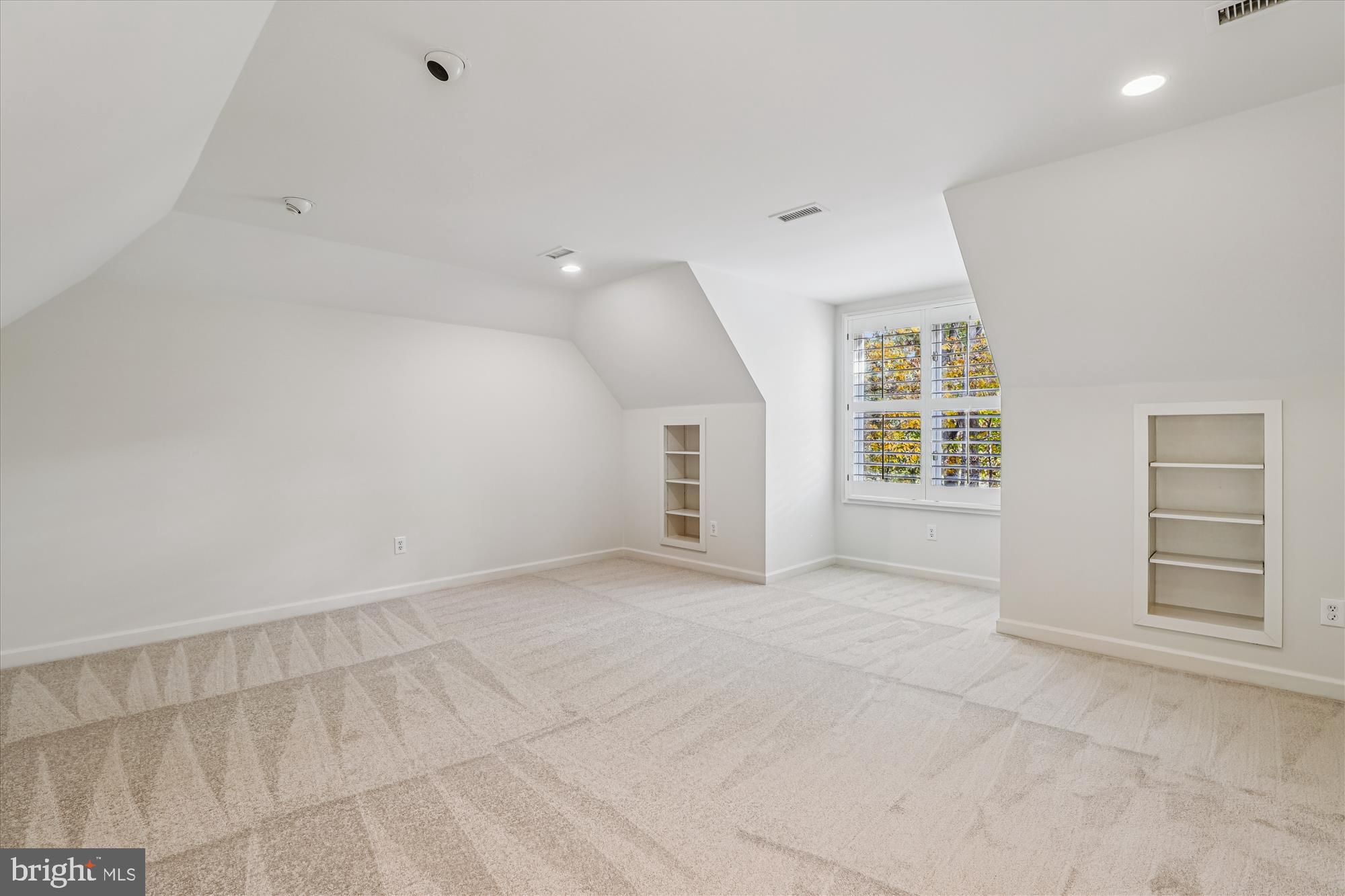 WINDSONG - Residential