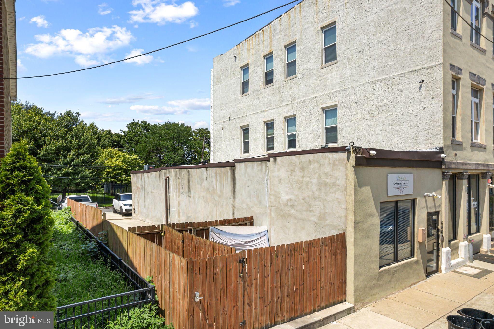 868 N 44TH STREET 70