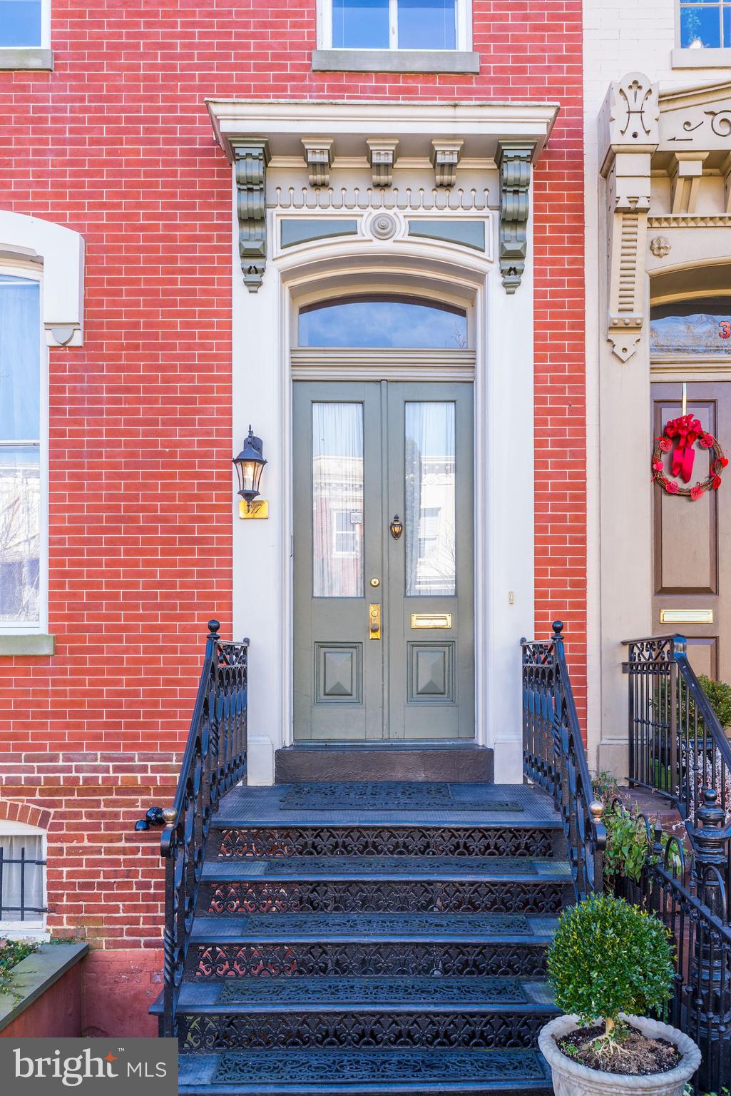 CAPITOL HILL - Residential Lease