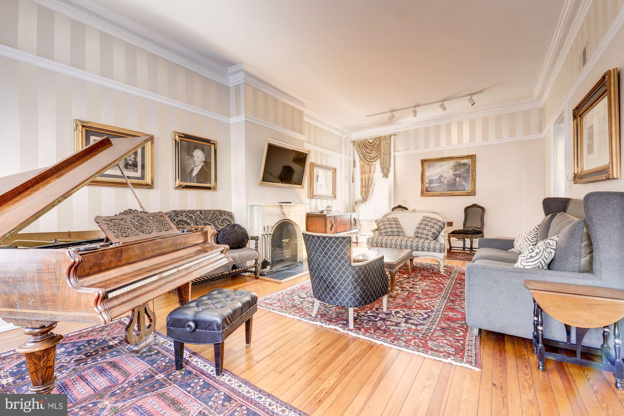 CAPITOL HILL - Residential Lease