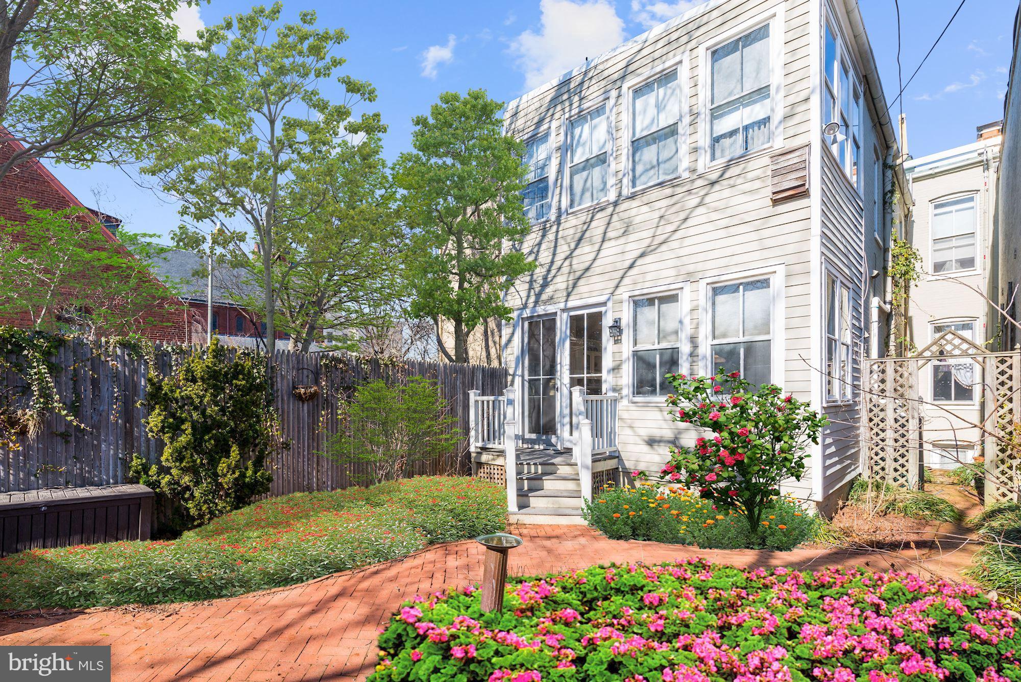 CAPITOL HILL - Residential Lease