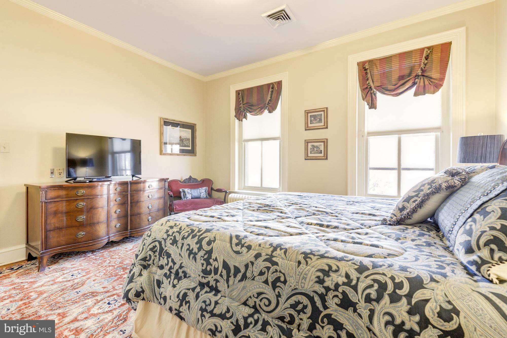 CAPITOL HILL - Residential Lease