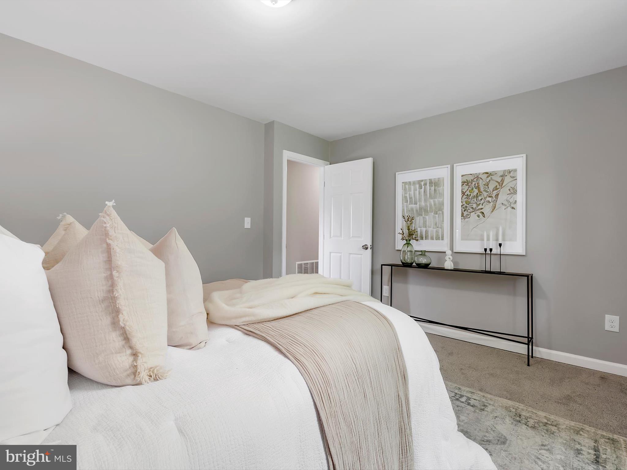 VILLAGE OF HICKORY HOLLOW - Residential