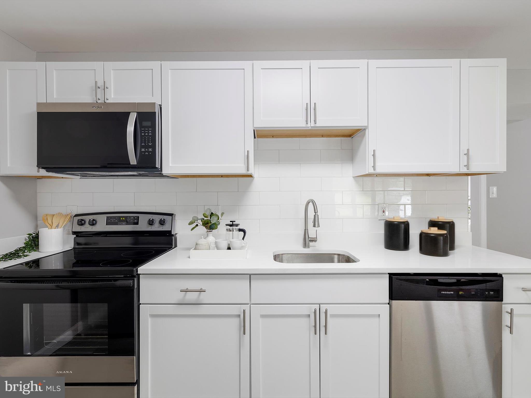 VILLAGE OF HICKORY HOLLOW - Residential