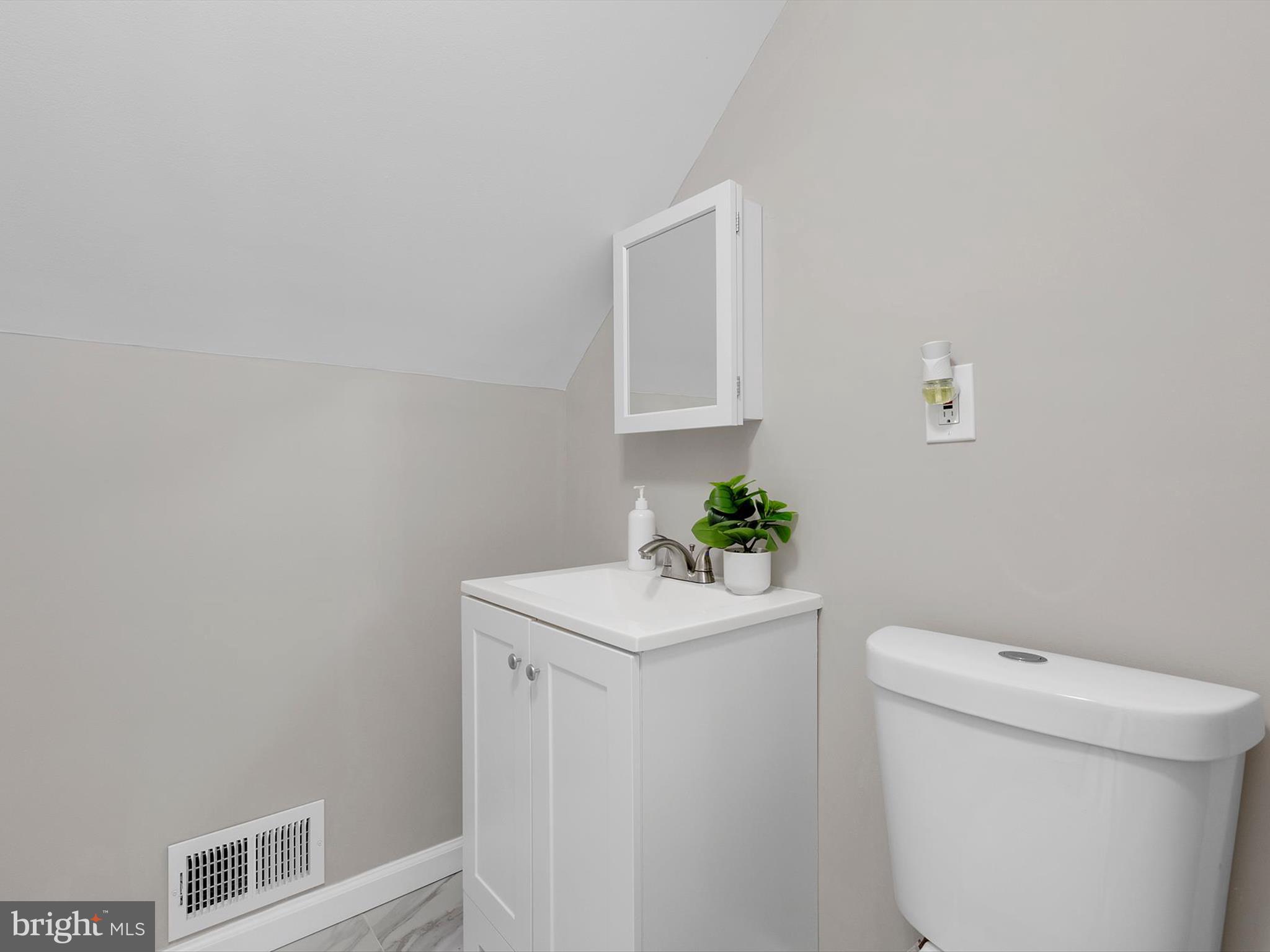 VILLAGE OF HICKORY HOLLOW - Residential