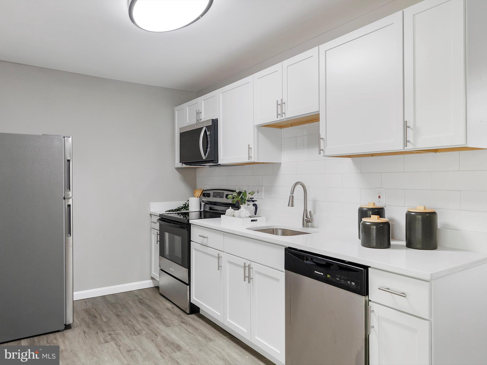 VILLAGE OF HICKORY HOLLOW - Residential