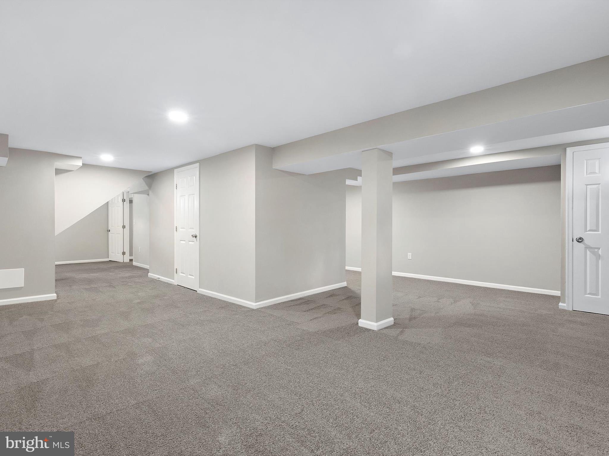 VILLAGE OF HICKORY HOLLOW - Residential