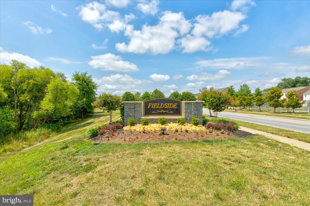 FIELDSIDE AT ST CHARLES - Residential