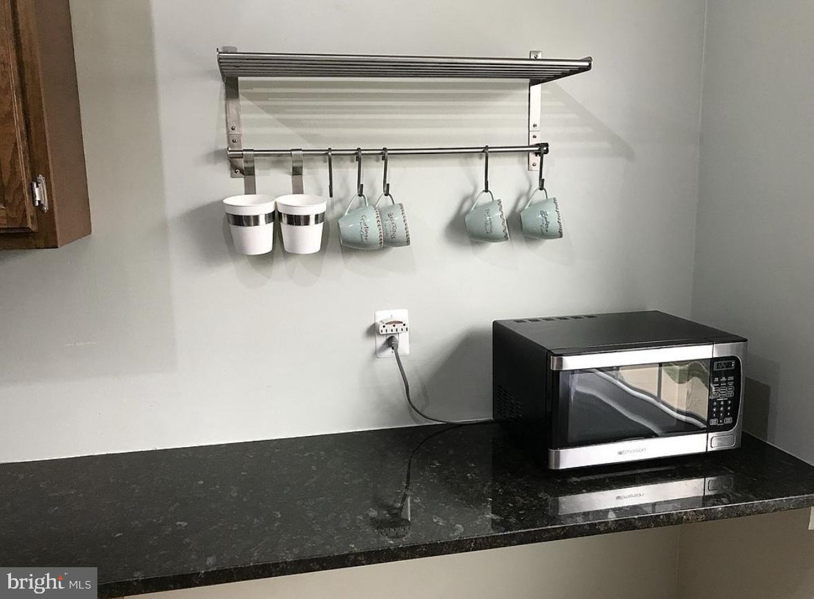 COMMONS OF ARLINGTON - Residential Lease