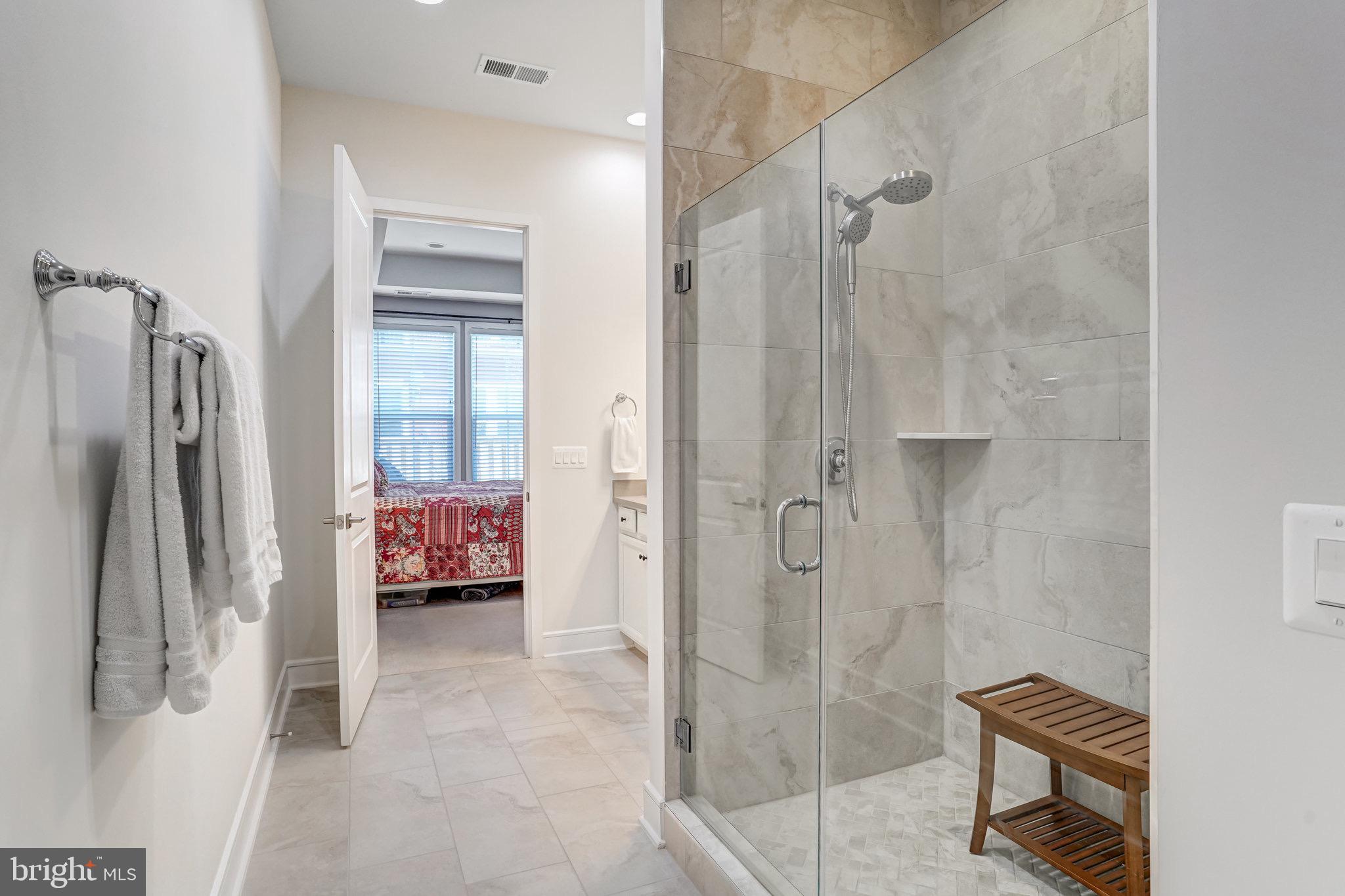 ROBINSON MANOR - Residential