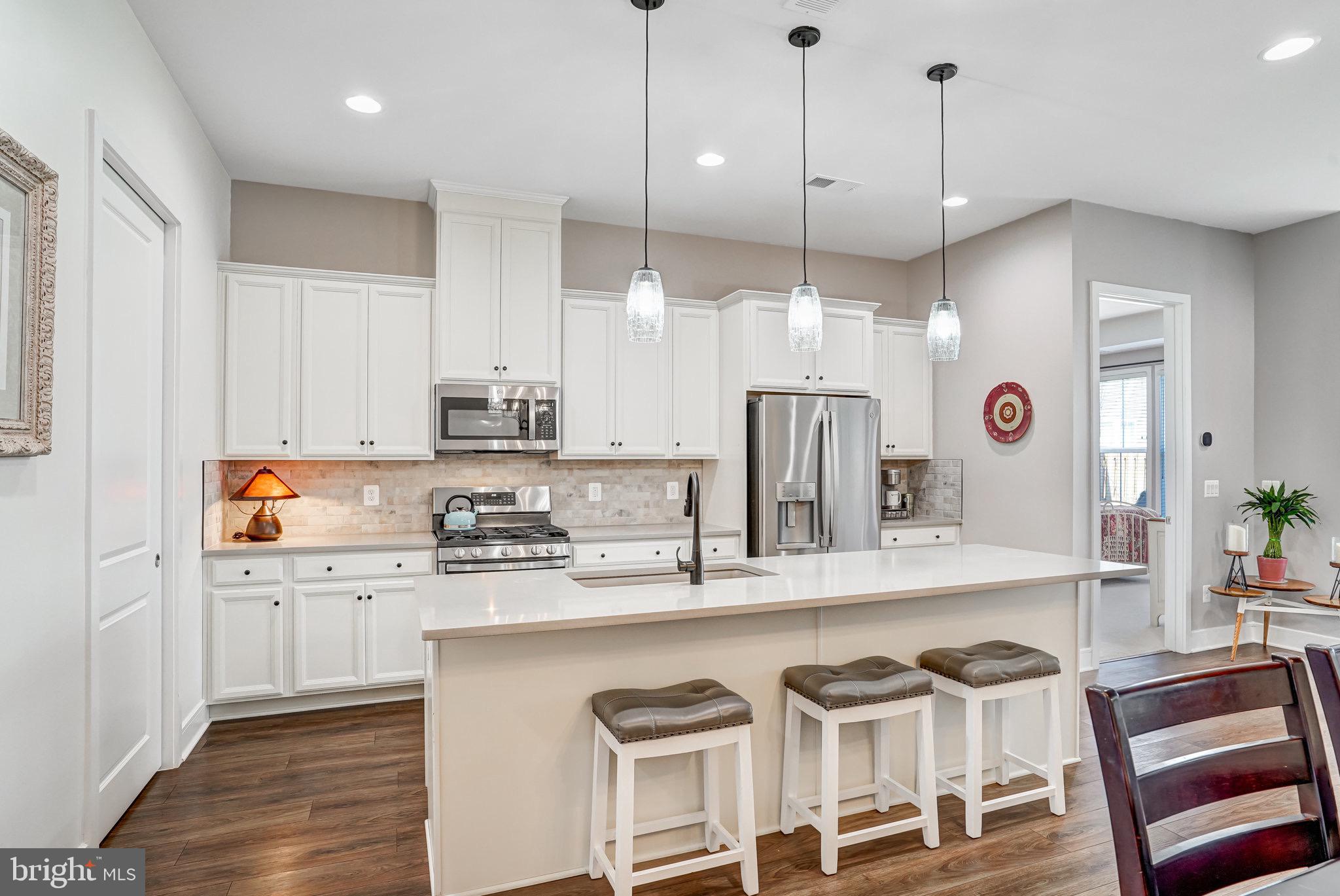 ROBINSON MANOR - Residential