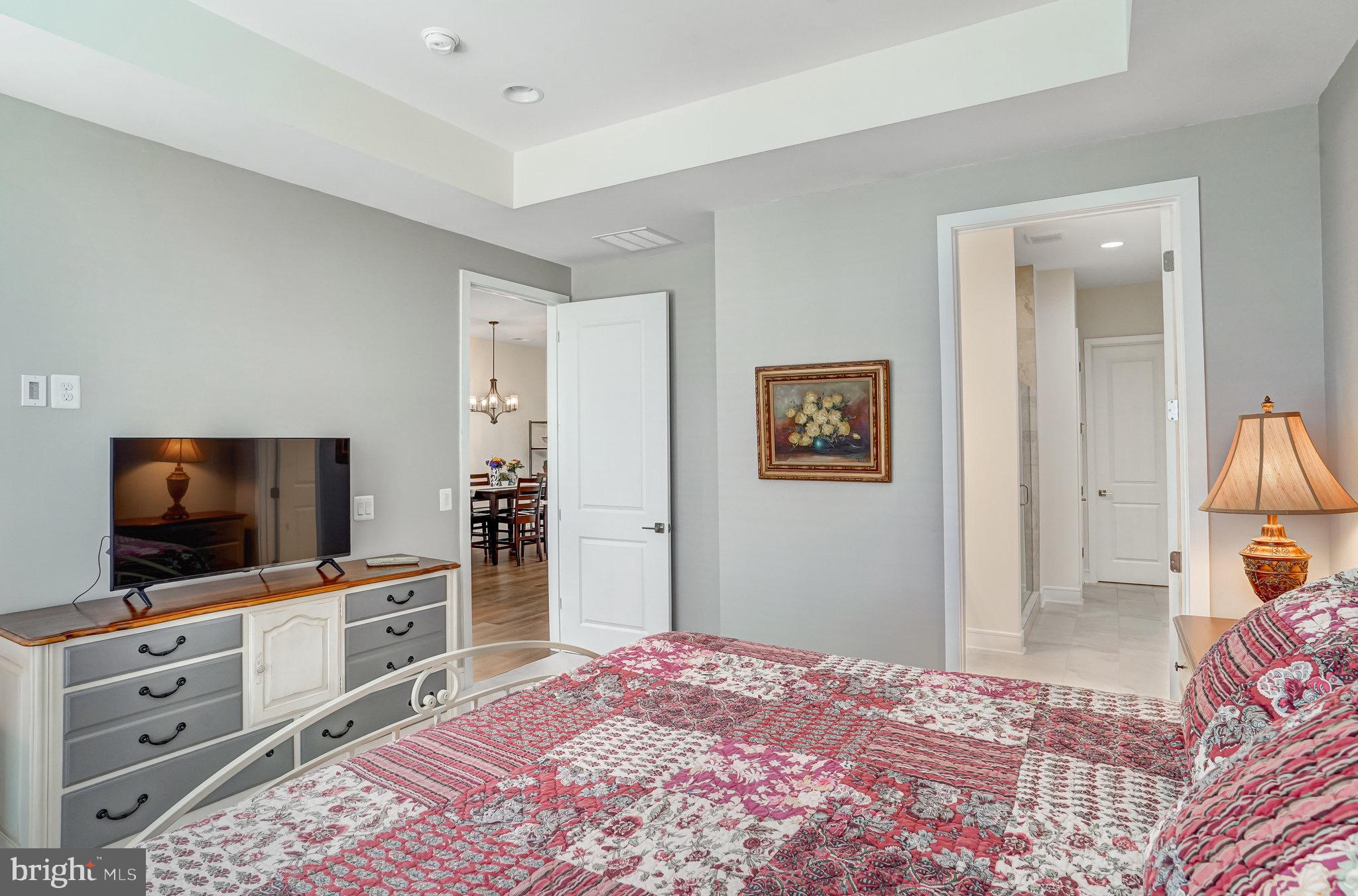 ROBINSON MANOR - Residential