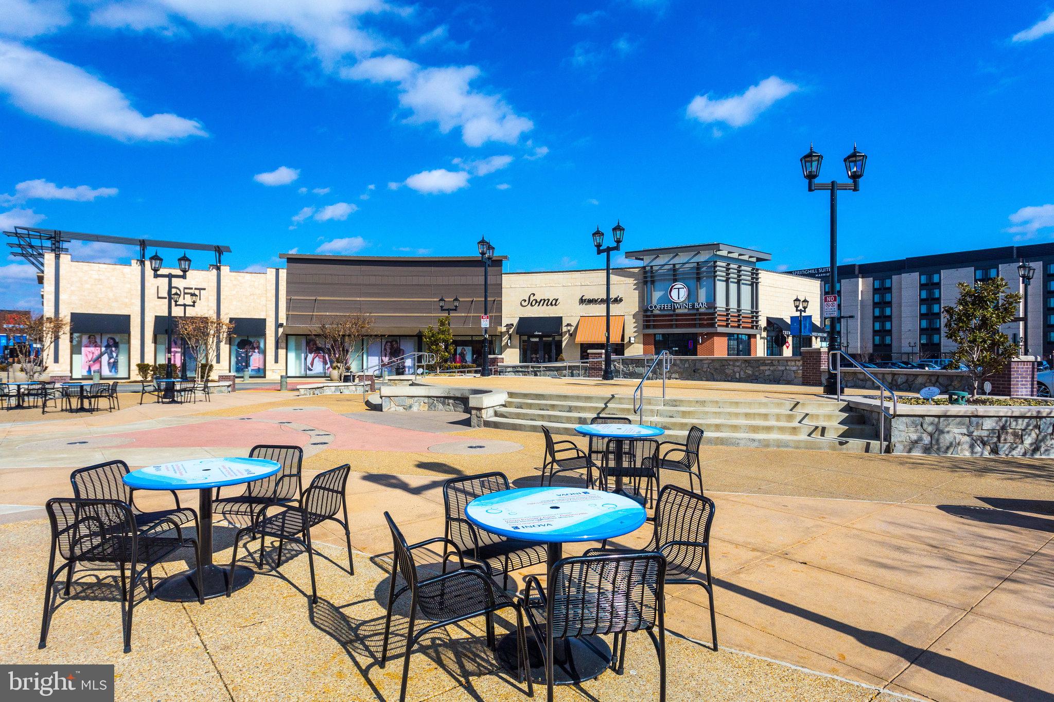 ROBINSON MANOR - Residential