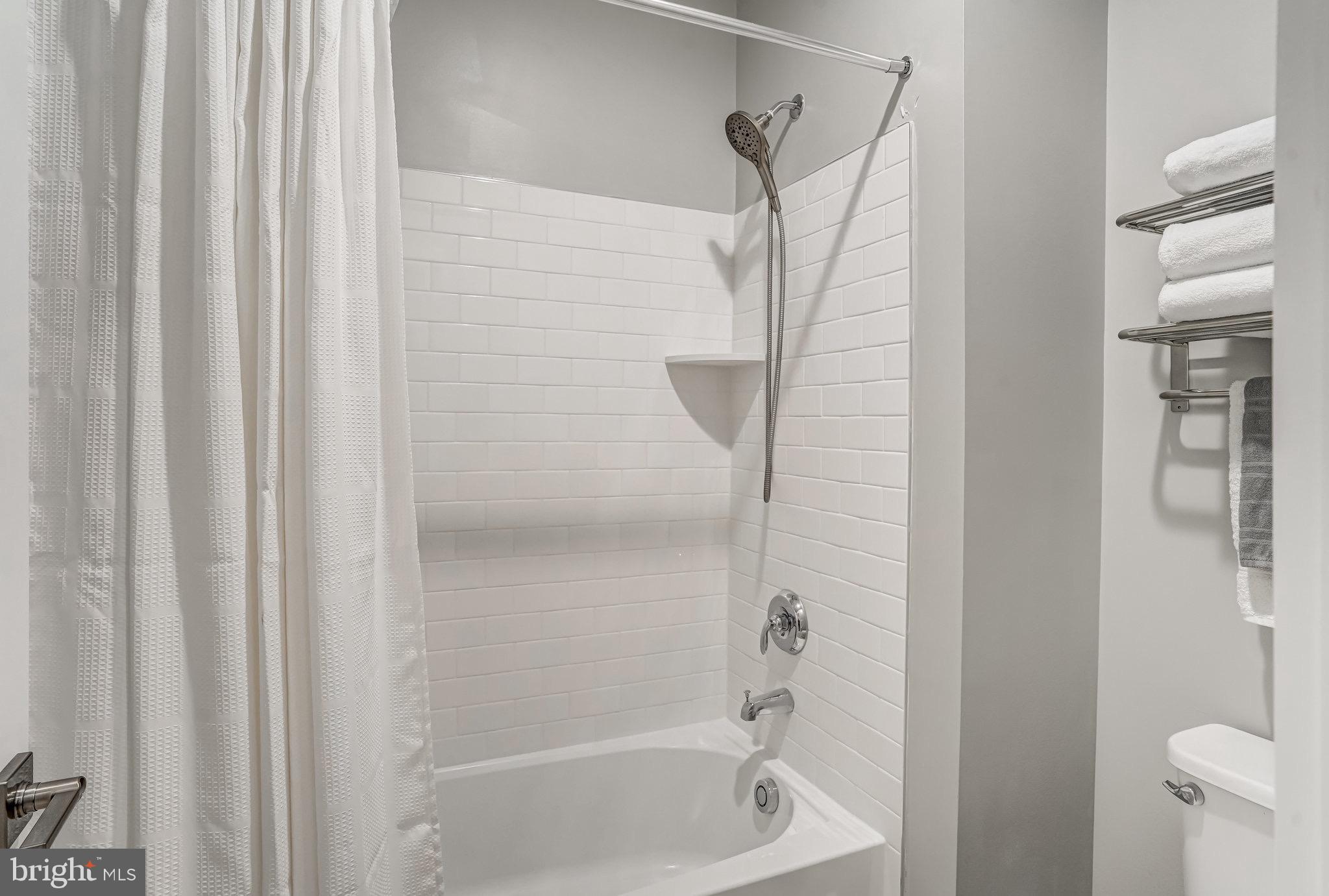 ROBINSON MANOR - Residential