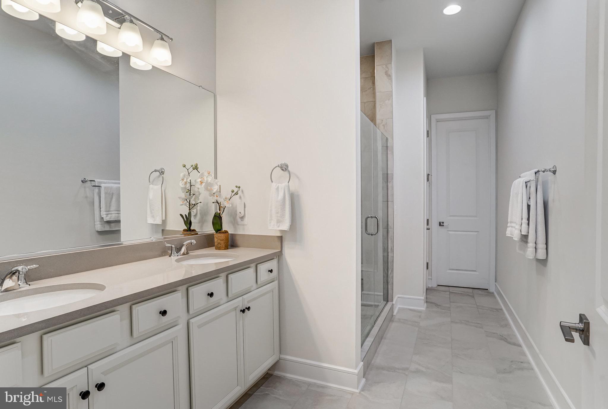 ROBINSON MANOR - Residential