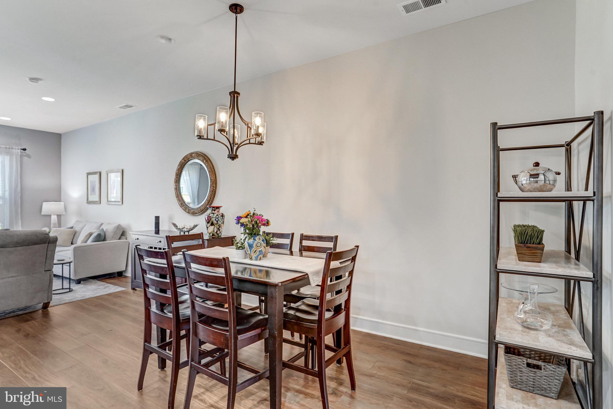 ROBINSON MANOR - Residential