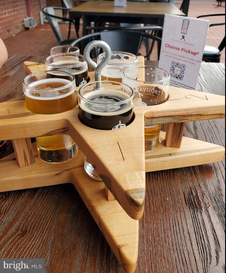 ROBINSON MANOR - Residential