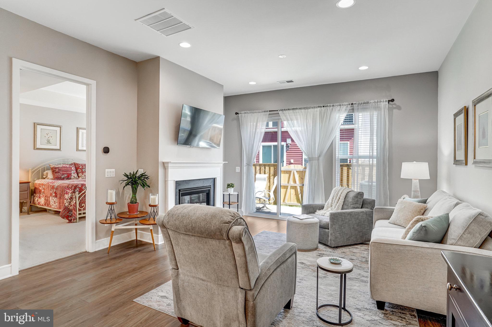 ROBINSON MANOR - Residential