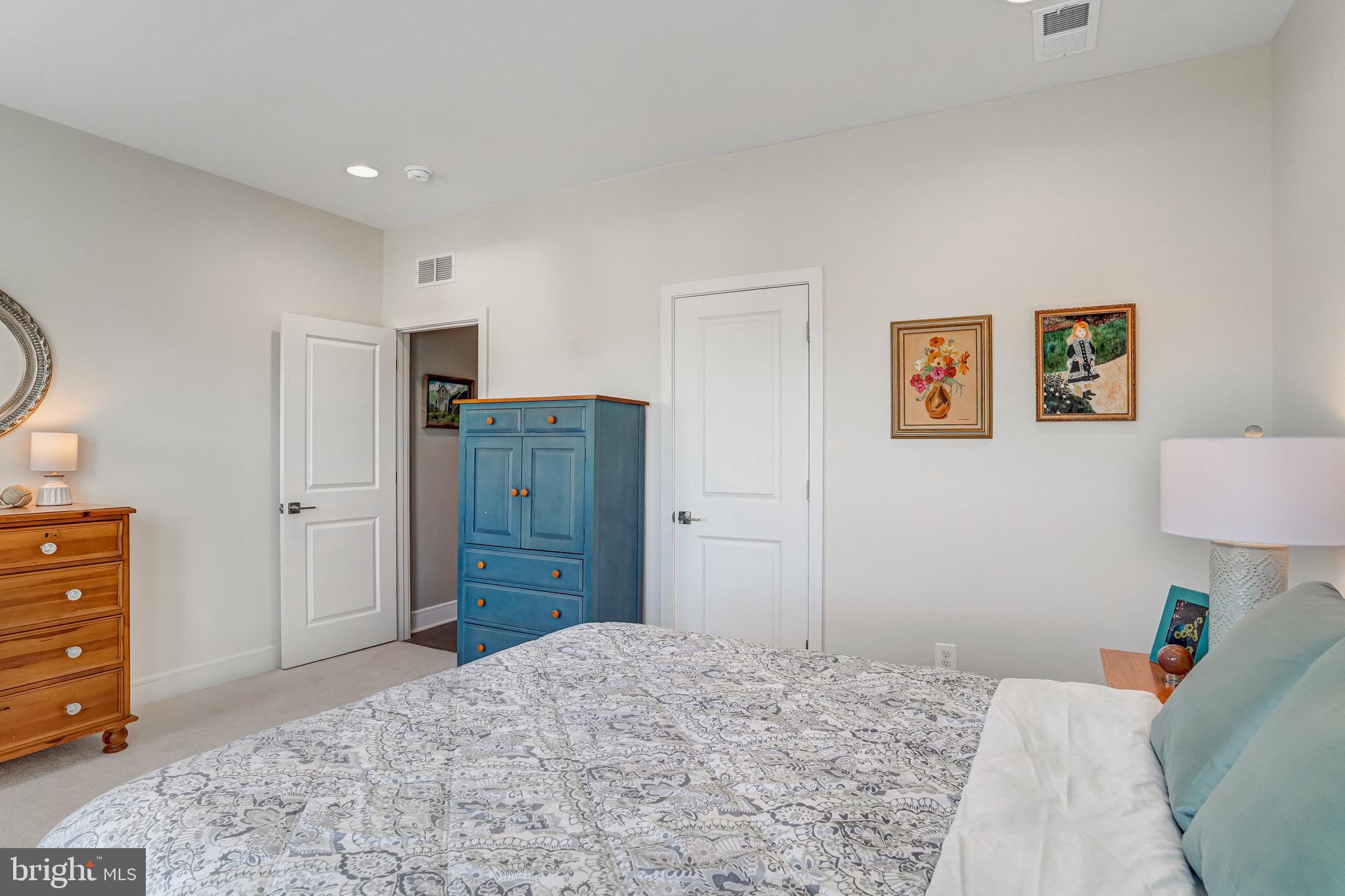 ROBINSON MANOR - Residential