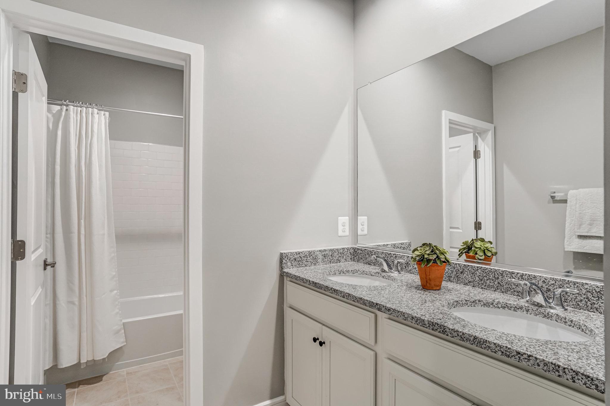 ROBINSON MANOR - Residential