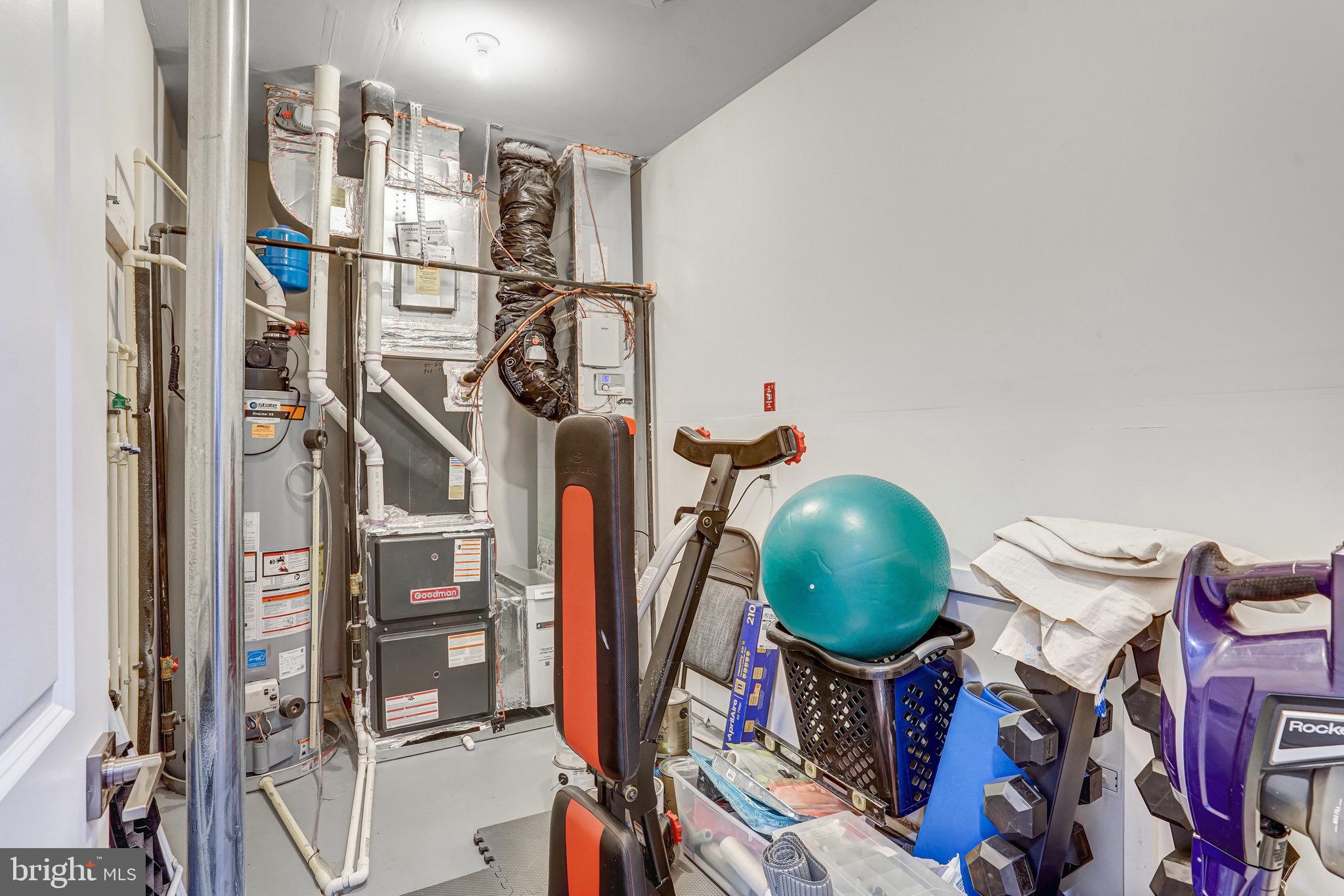 ROBINSON MANOR - Residential