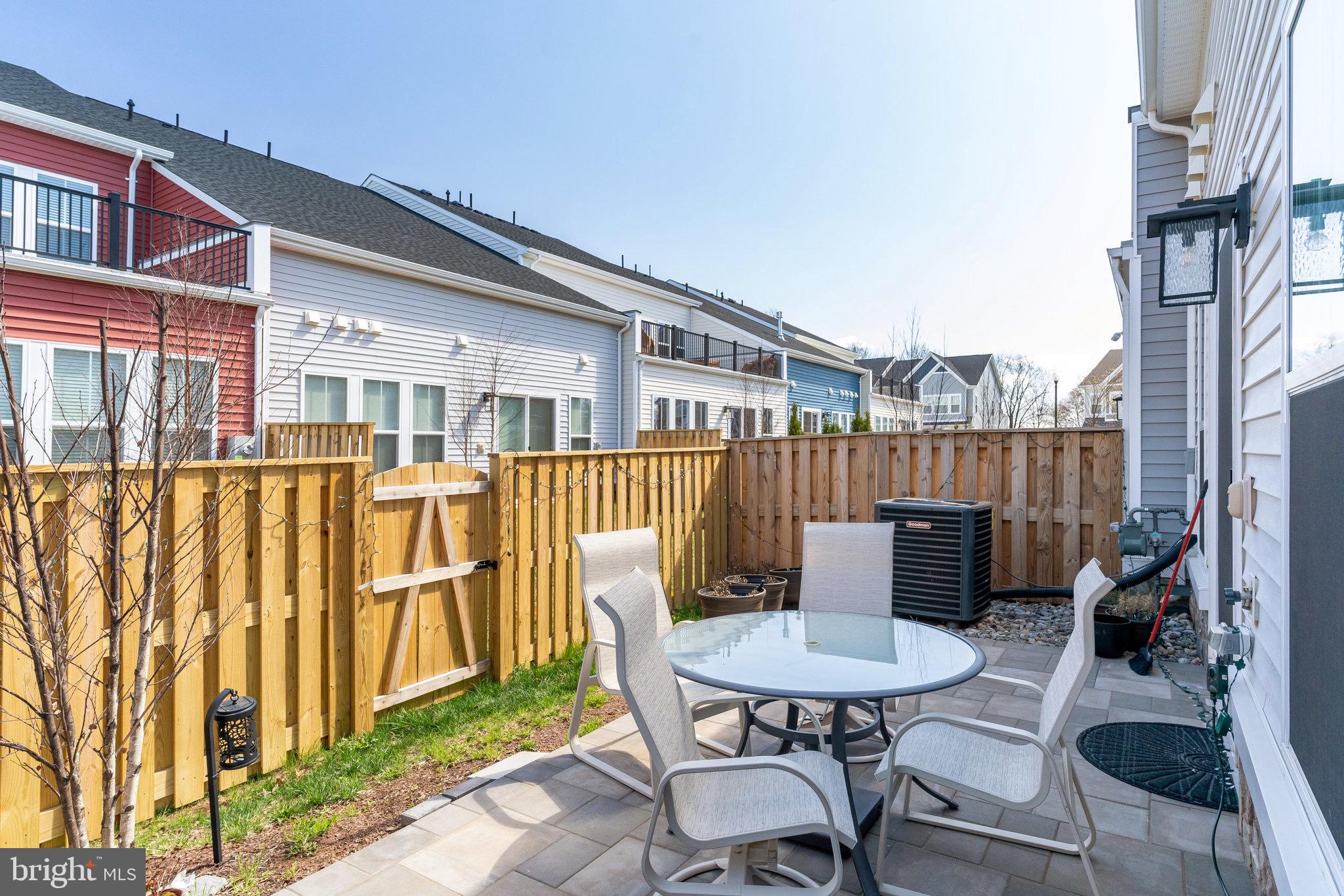 ROBINSON MANOR - Residential