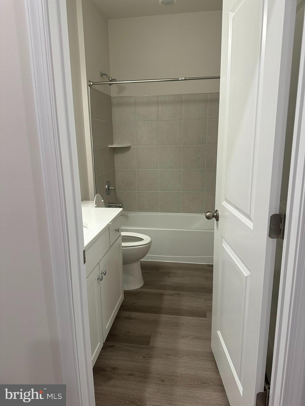 TOWNS AT MARKET COMMONS - Residential Lease