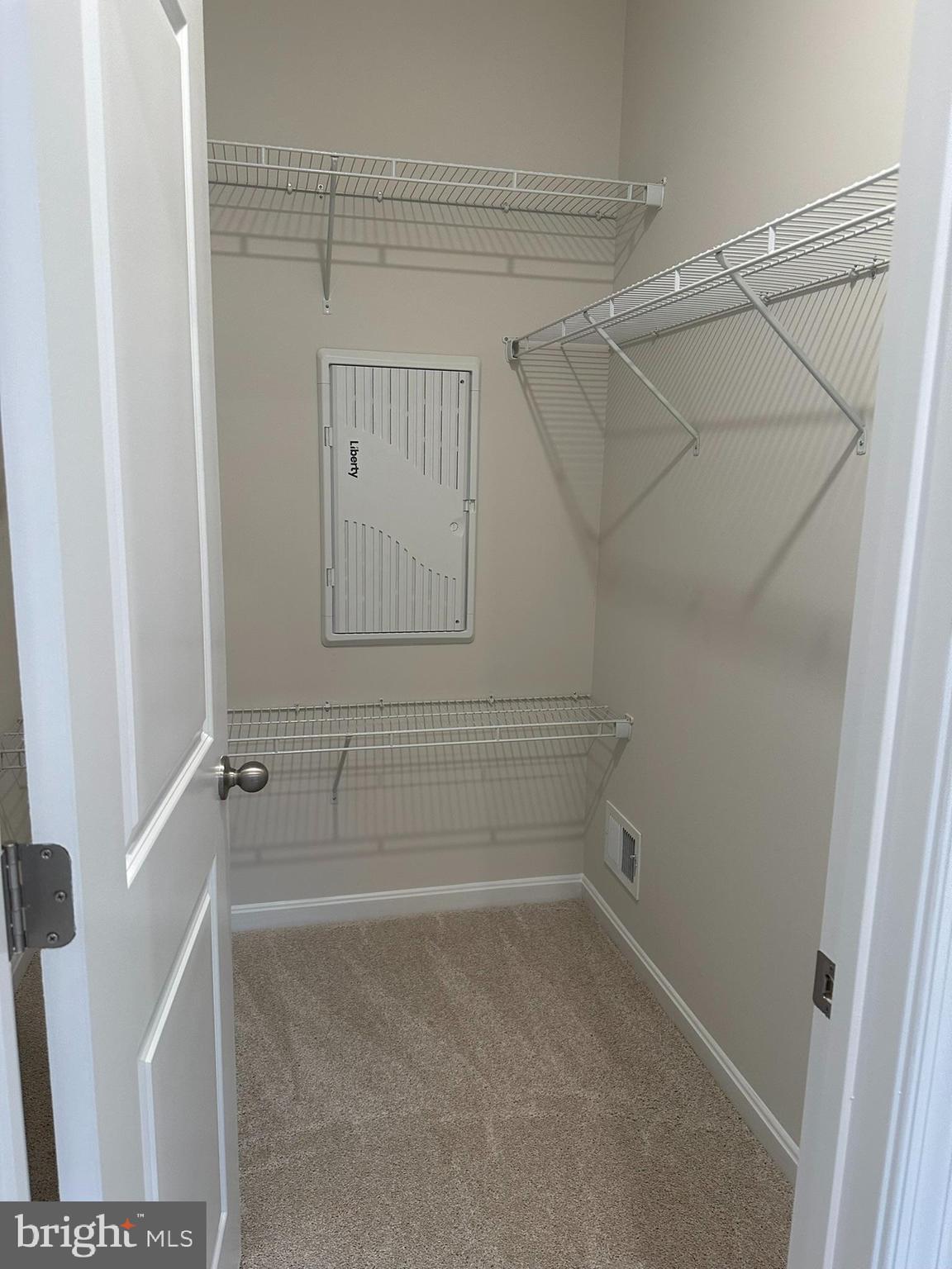 TOWNS AT MARKET COMMONS - Residential Lease