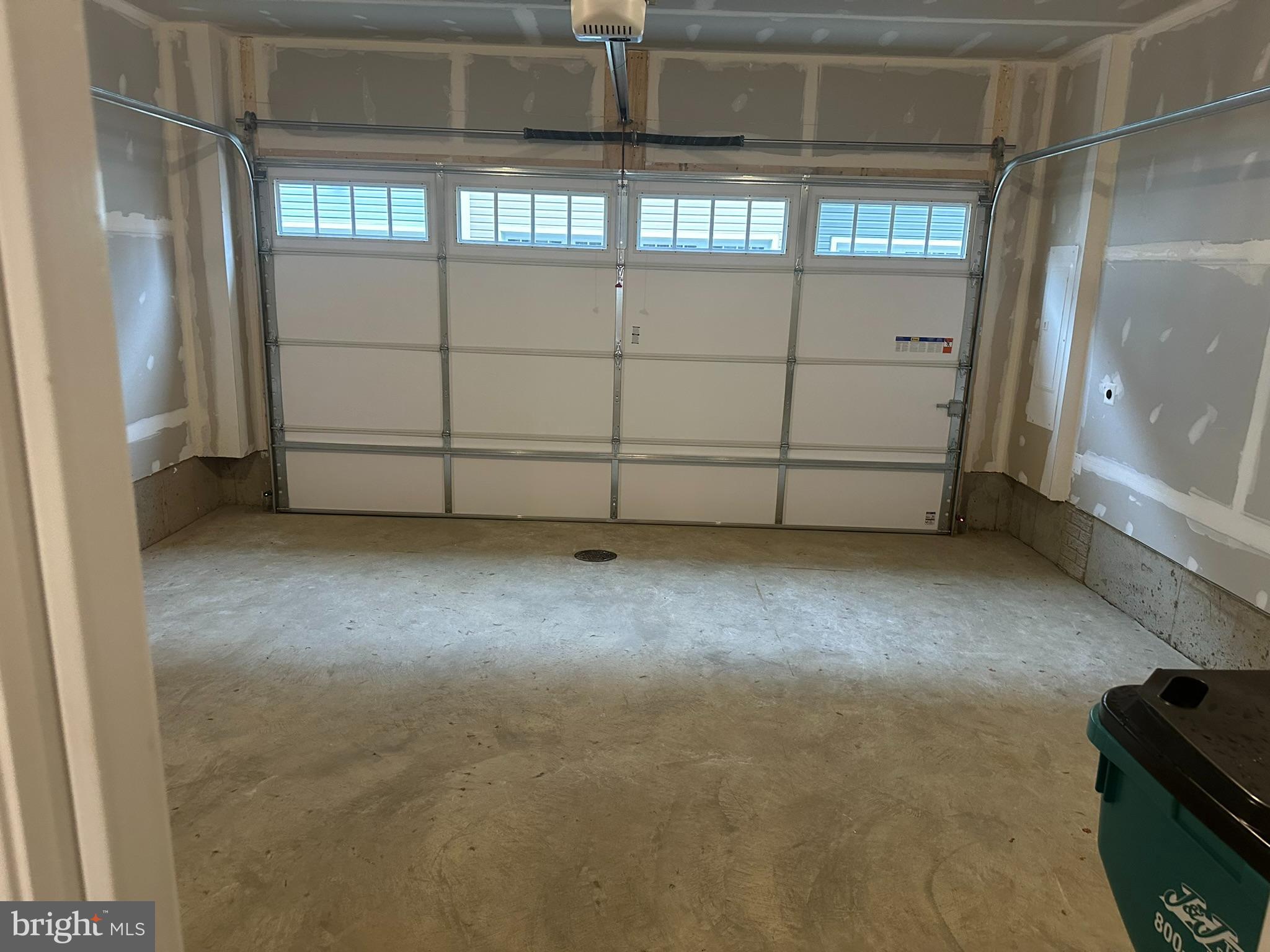 TOWNS AT MARKET COMMONS - Residential Lease