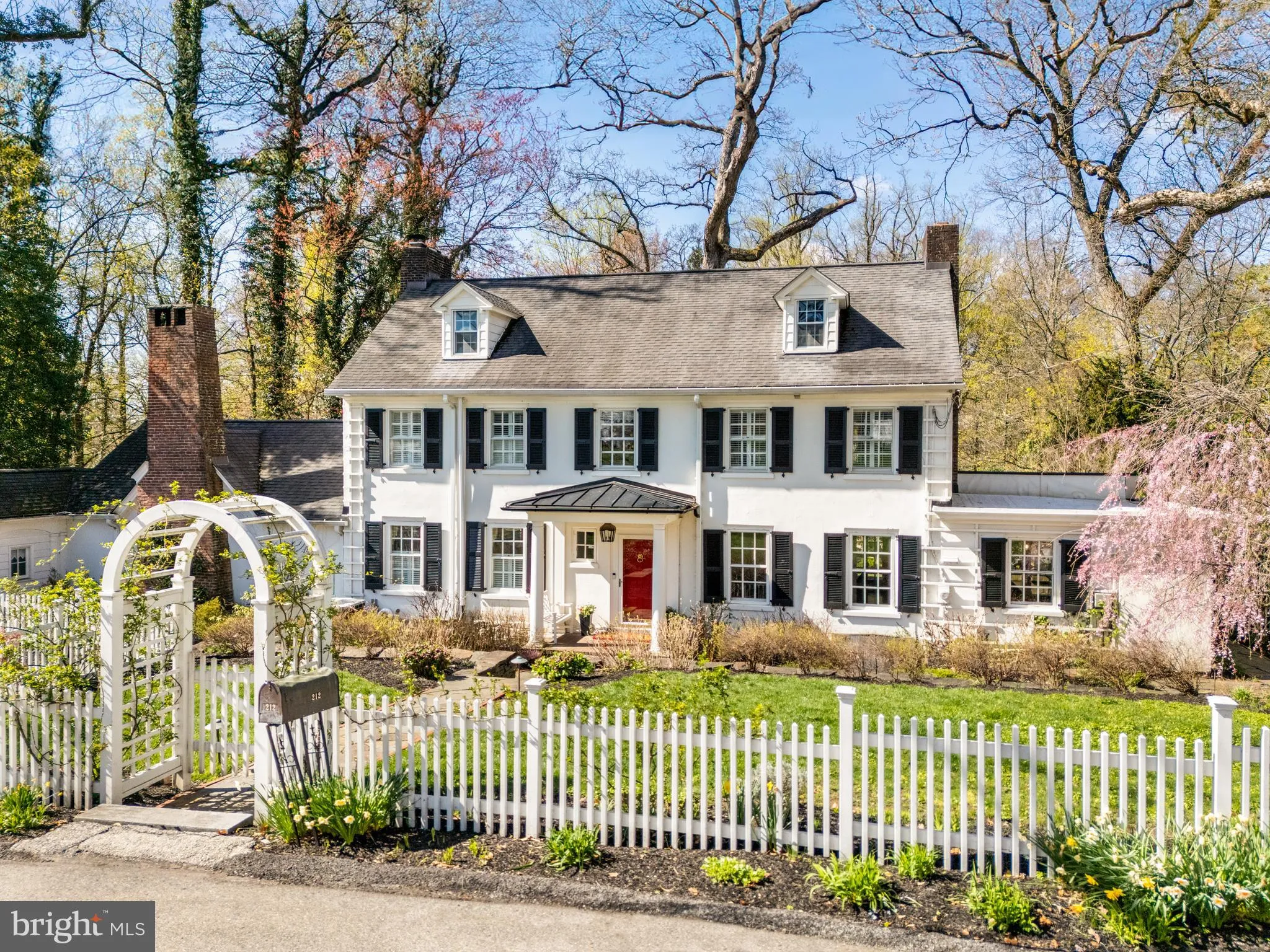 Wayne, Pennsylvania 19087, United States, 5 Bedrooms Bedrooms, ,5 BathroomsBathrooms,Residential,Pending,105985