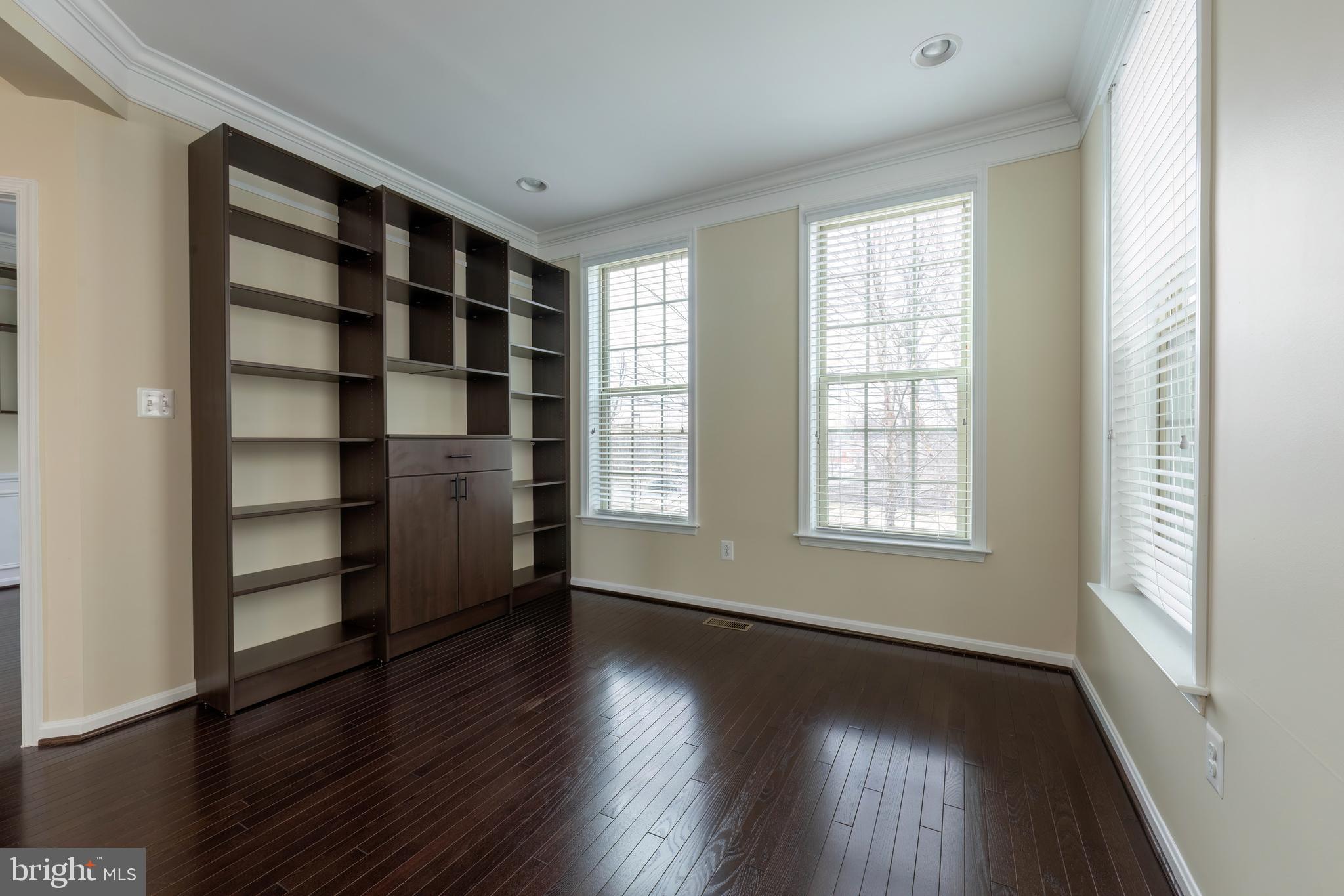 GLENARDEN - Residential Lease