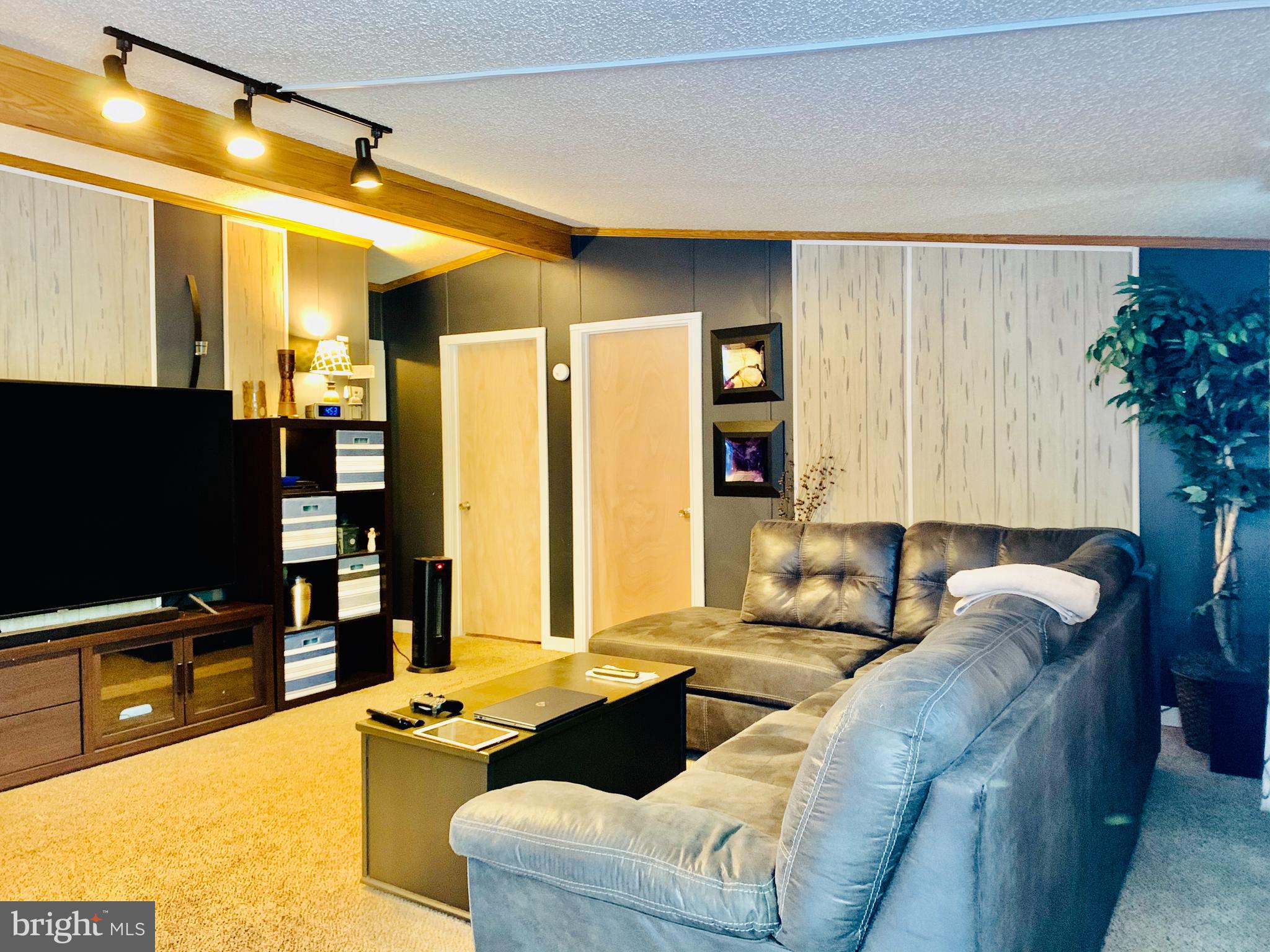 FRIEDEN MANOR - Residential