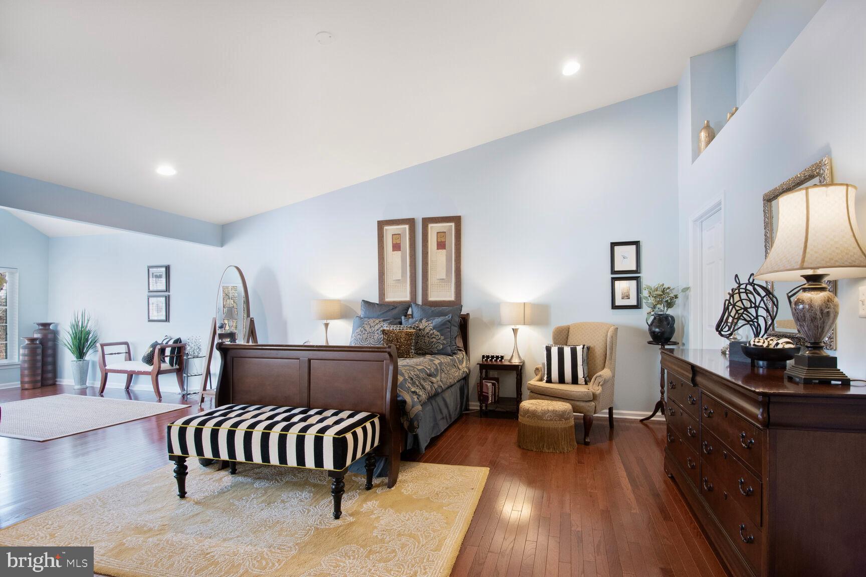 SOUTH RIDING - Residential