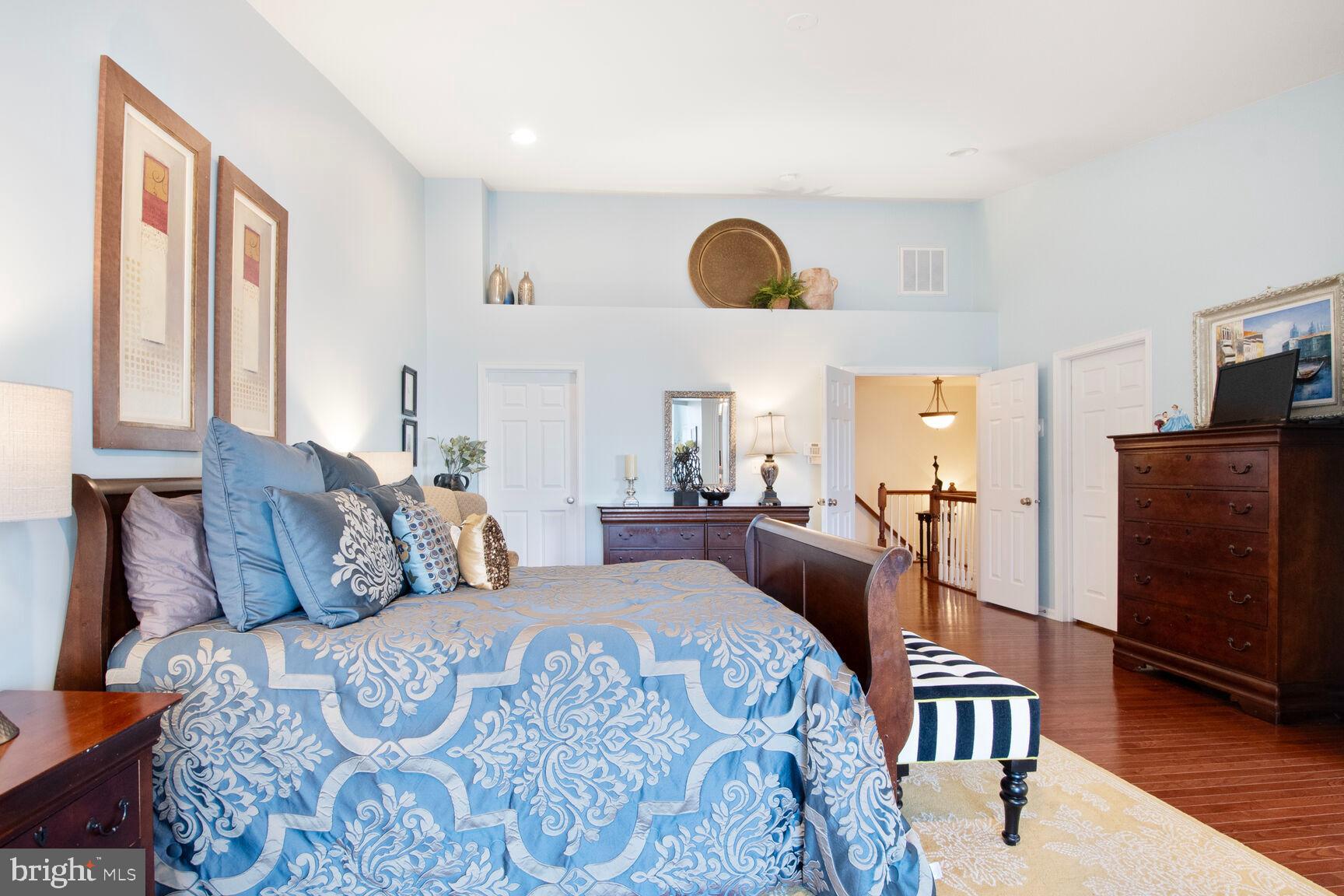 SOUTH RIDING - Residential