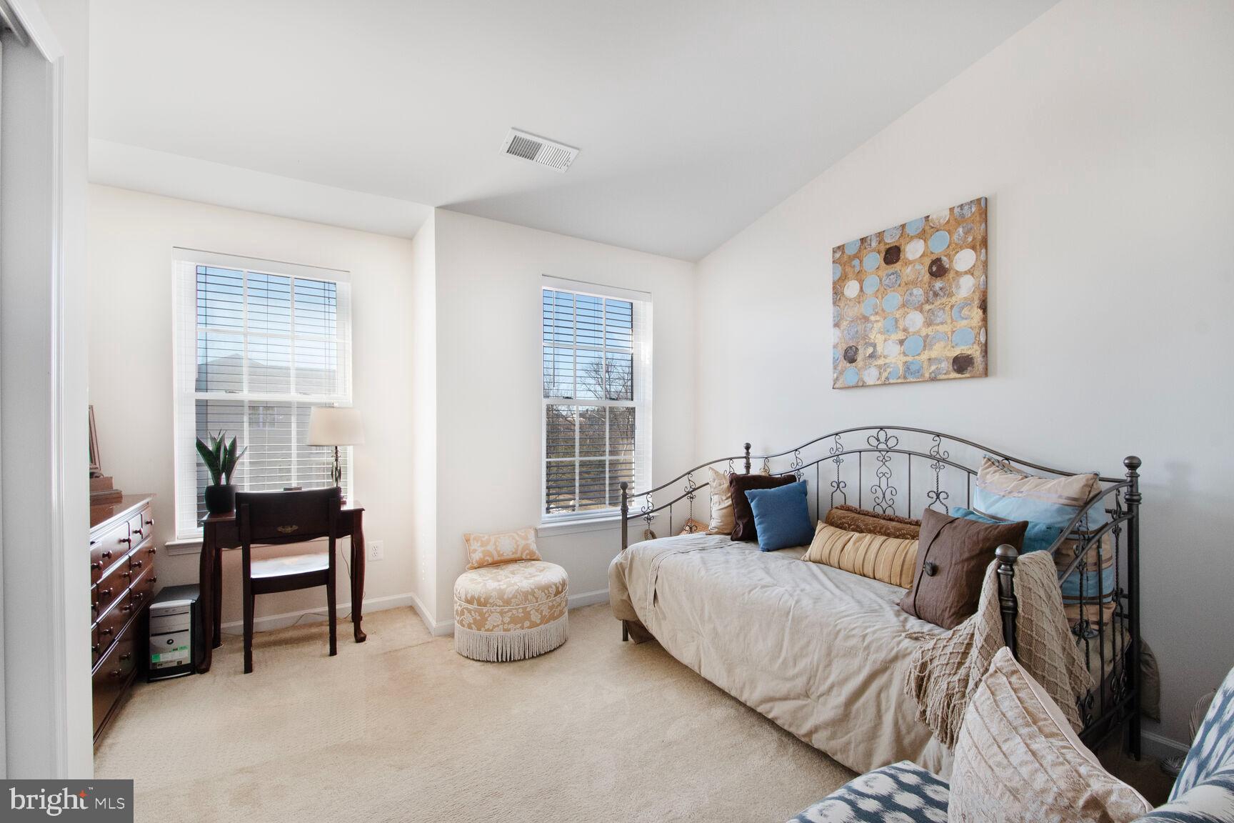 SOUTH RIDING - Residential