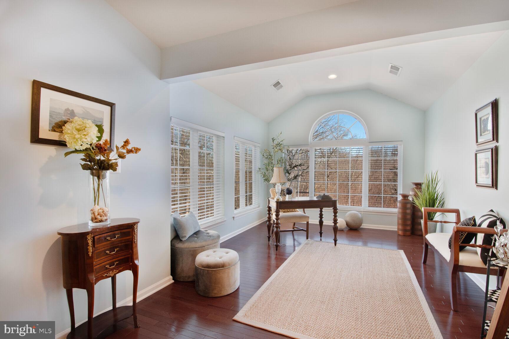 SOUTH RIDING - Residential