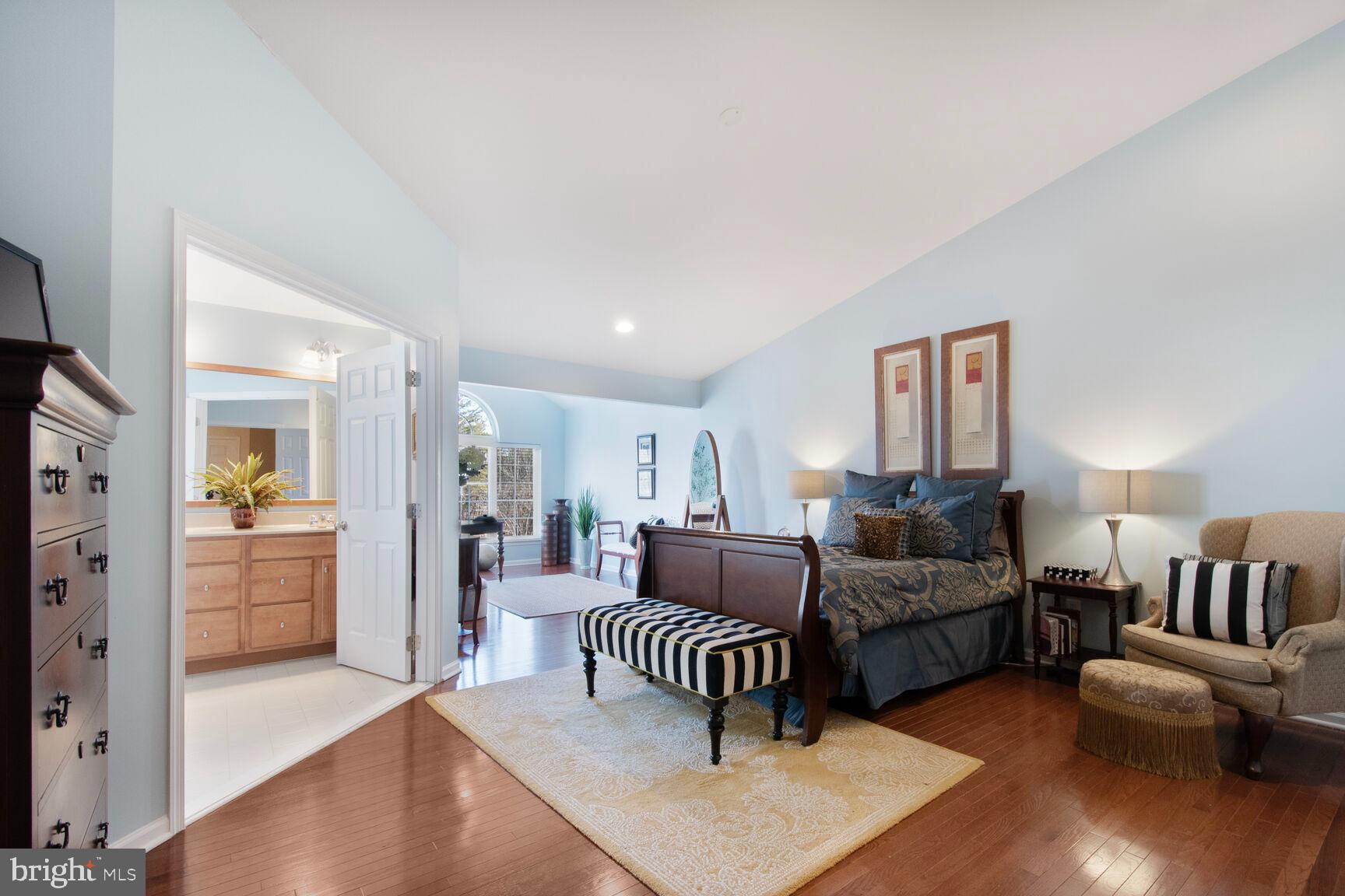 SOUTH RIDING - Residential