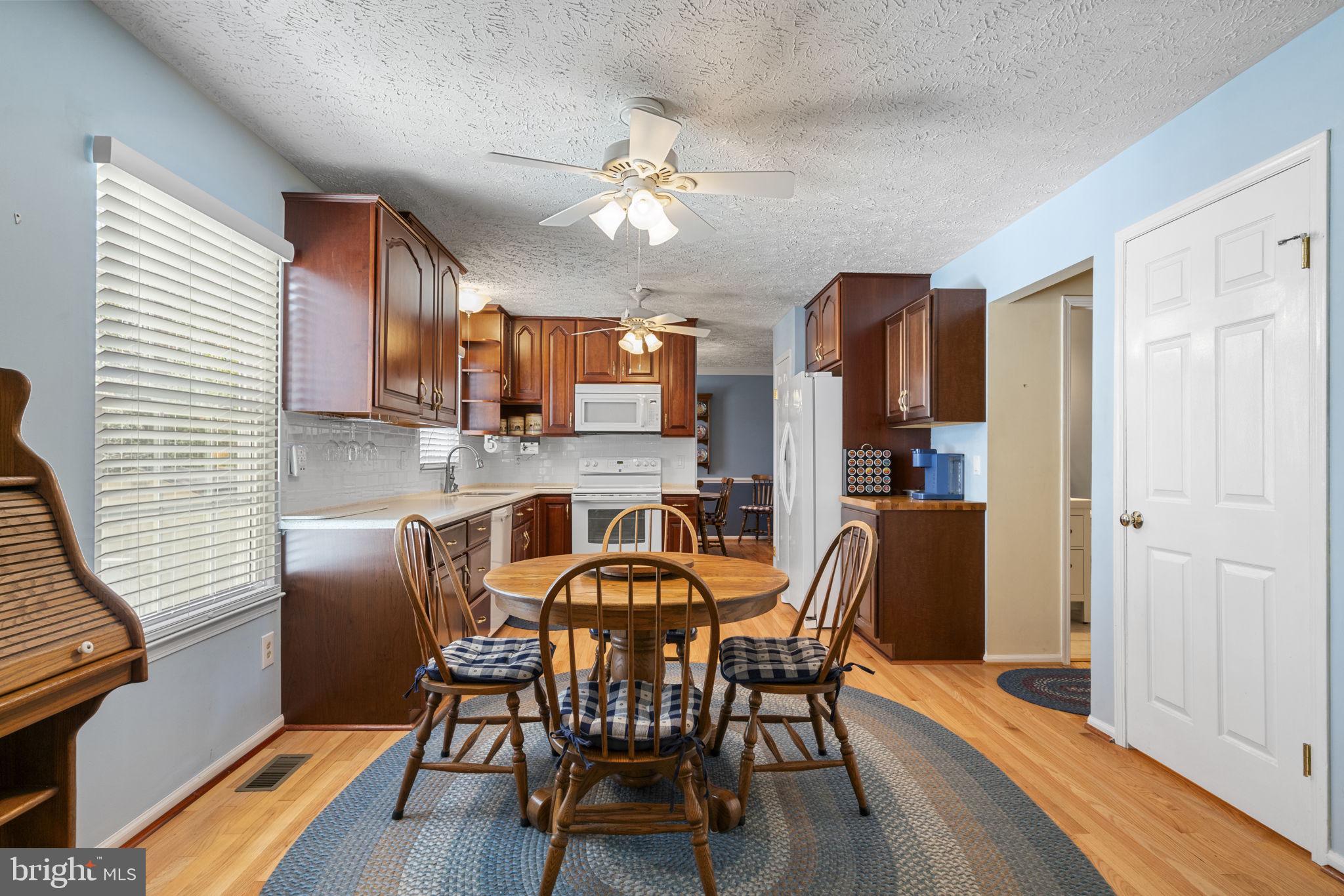 COLONY WOODS - Residential