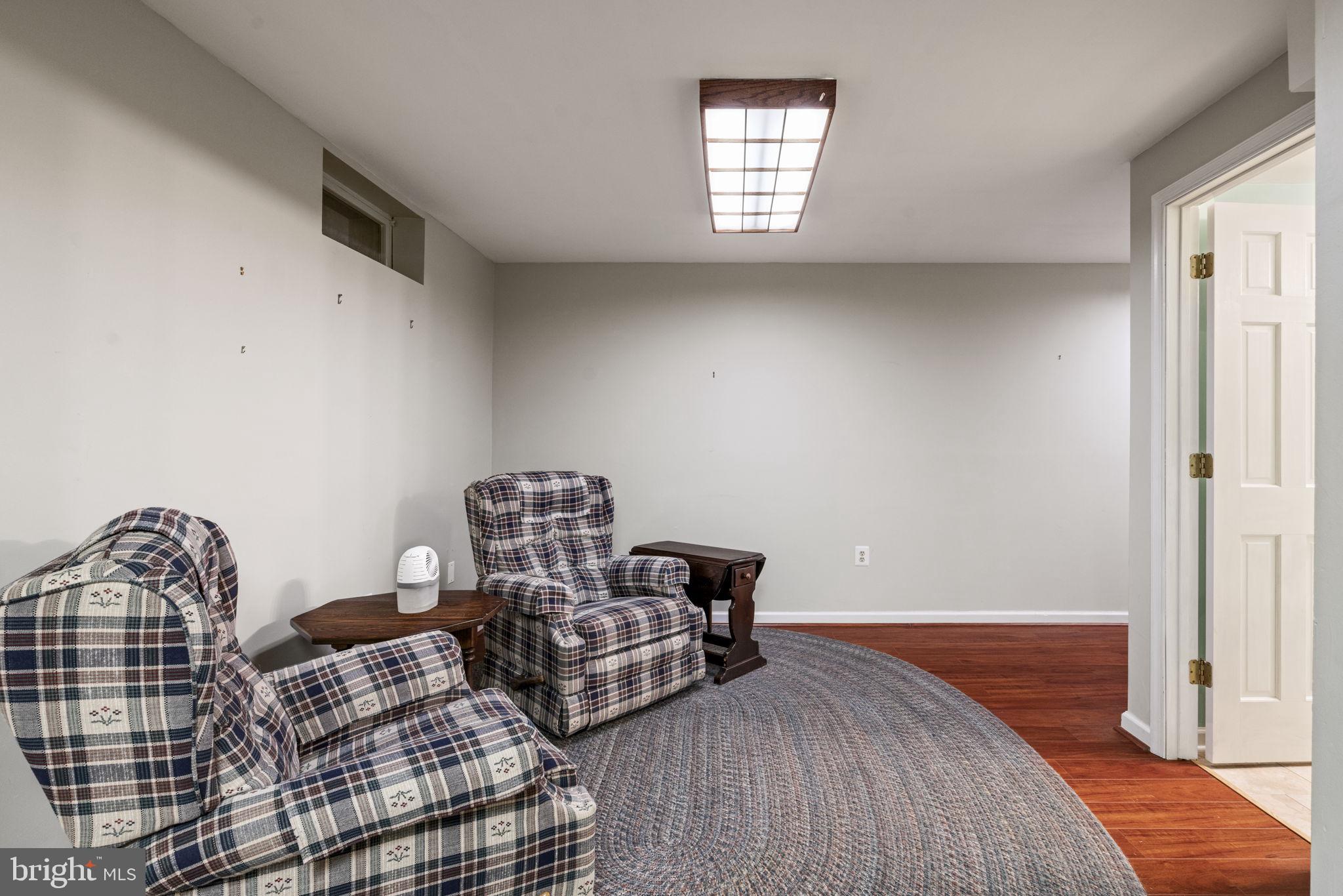 COLONY WOODS - Residential