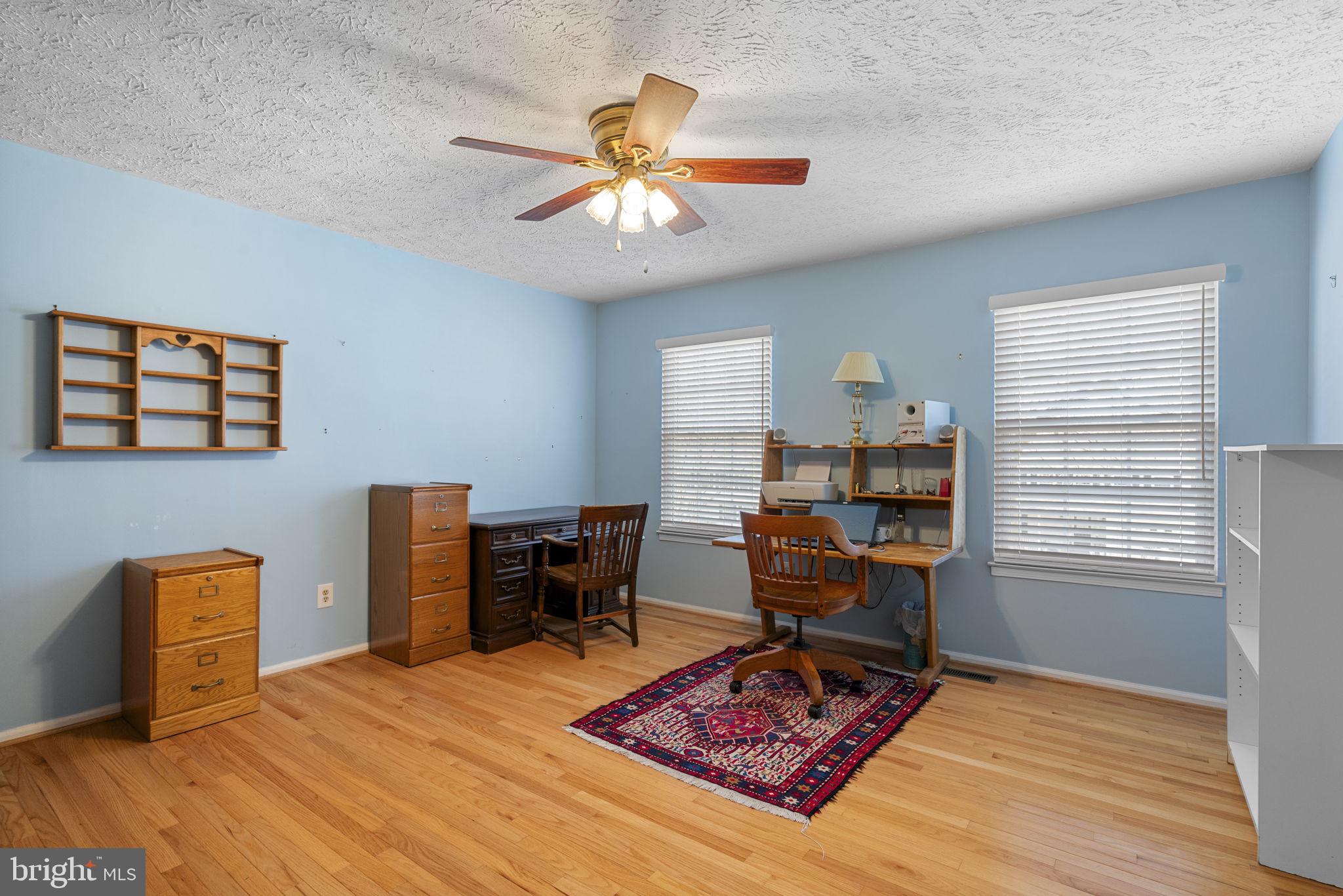 COLONY WOODS - Residential