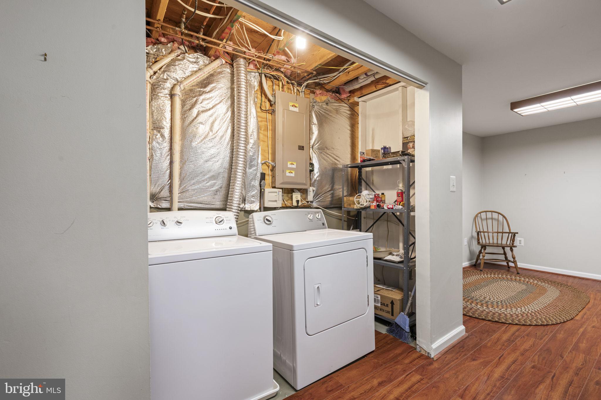 COLONY WOODS - Residential