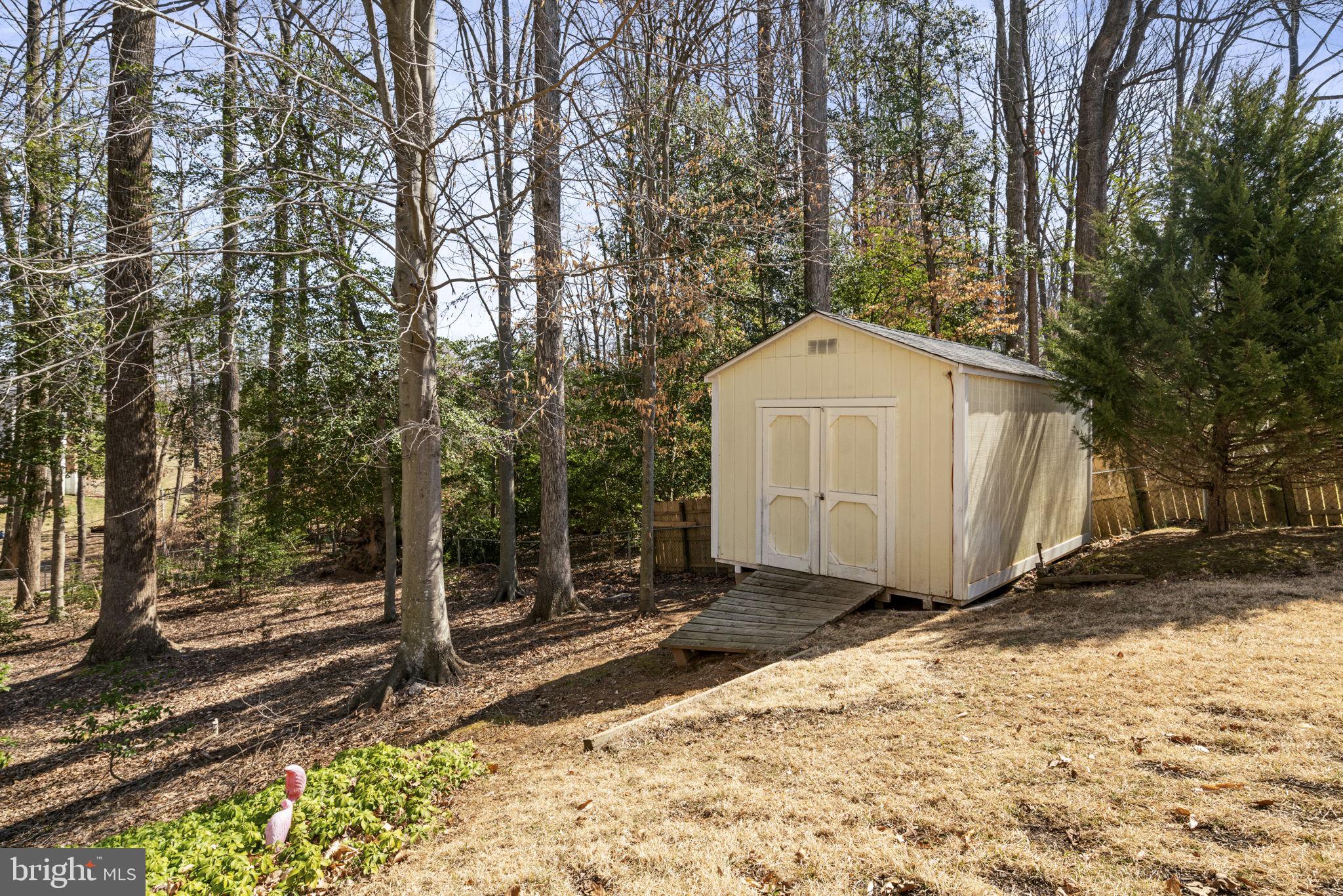 COLONY WOODS - Residential