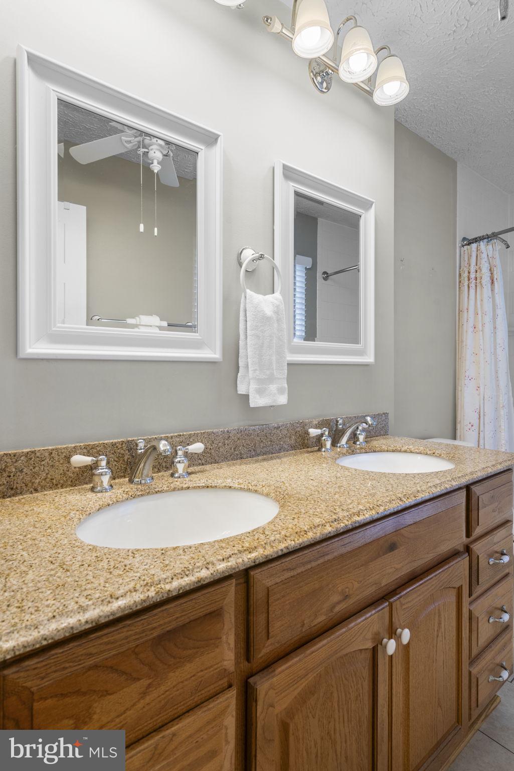 COLONY WOODS - Residential