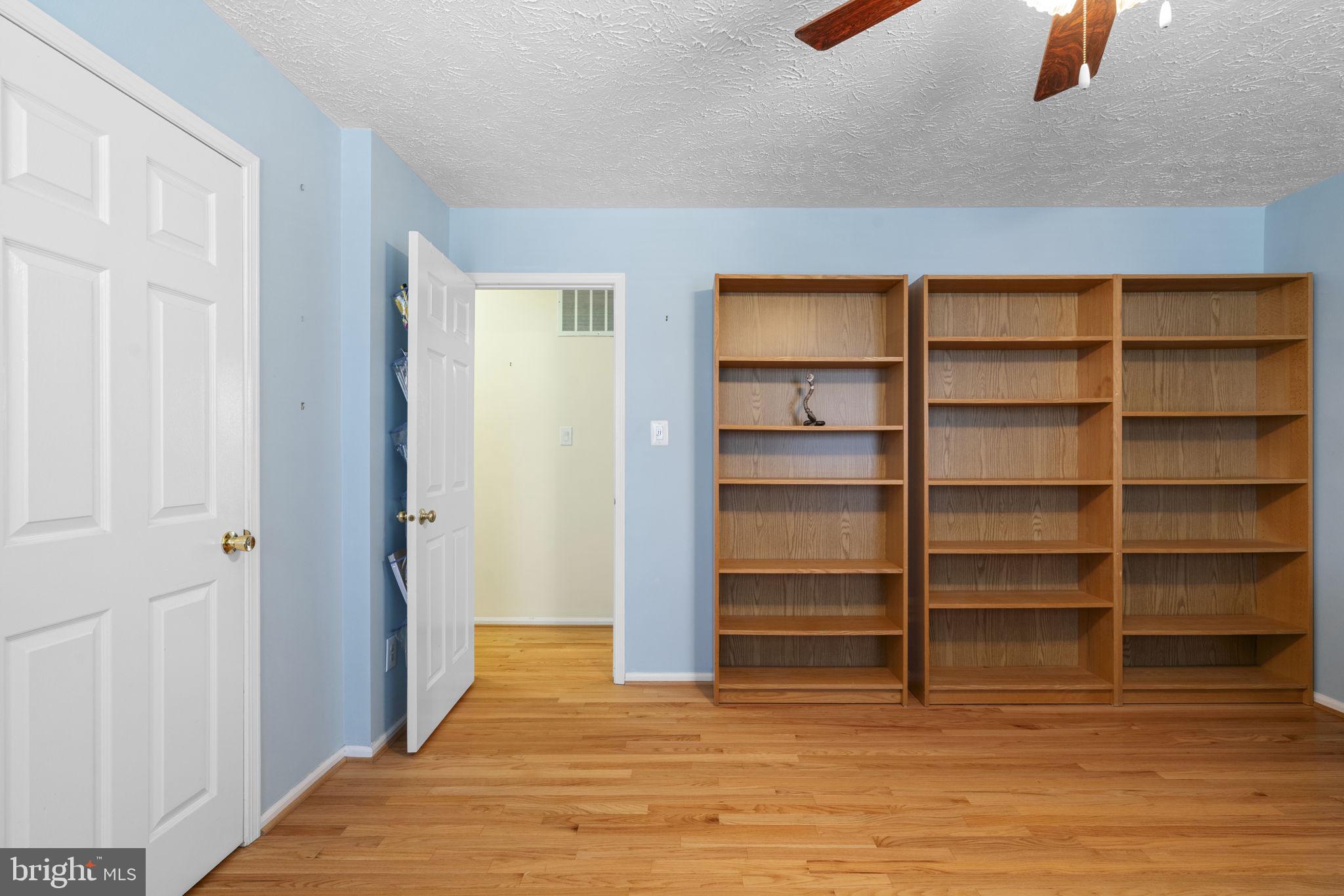 COLONY WOODS - Residential