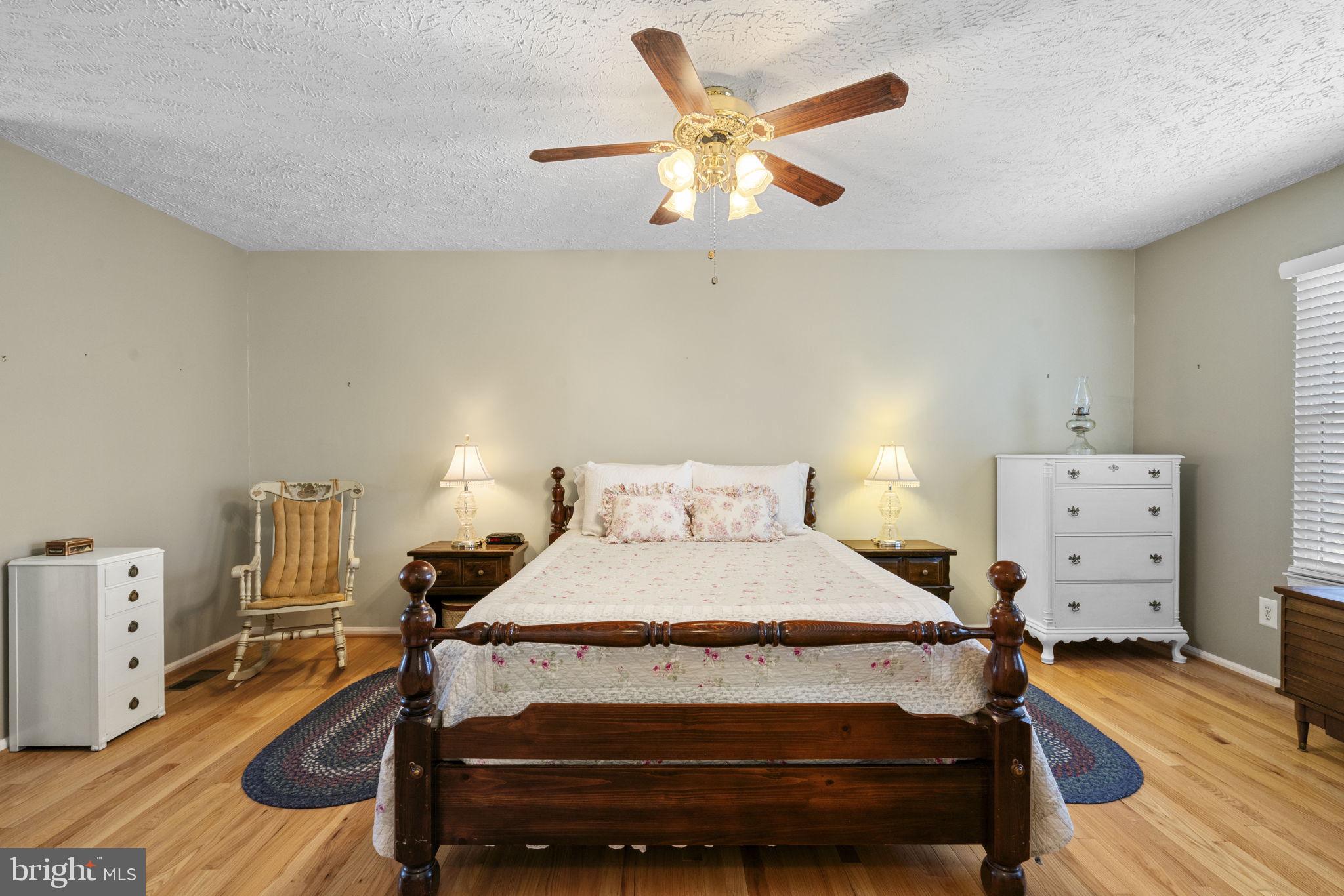 COLONY WOODS - Residential