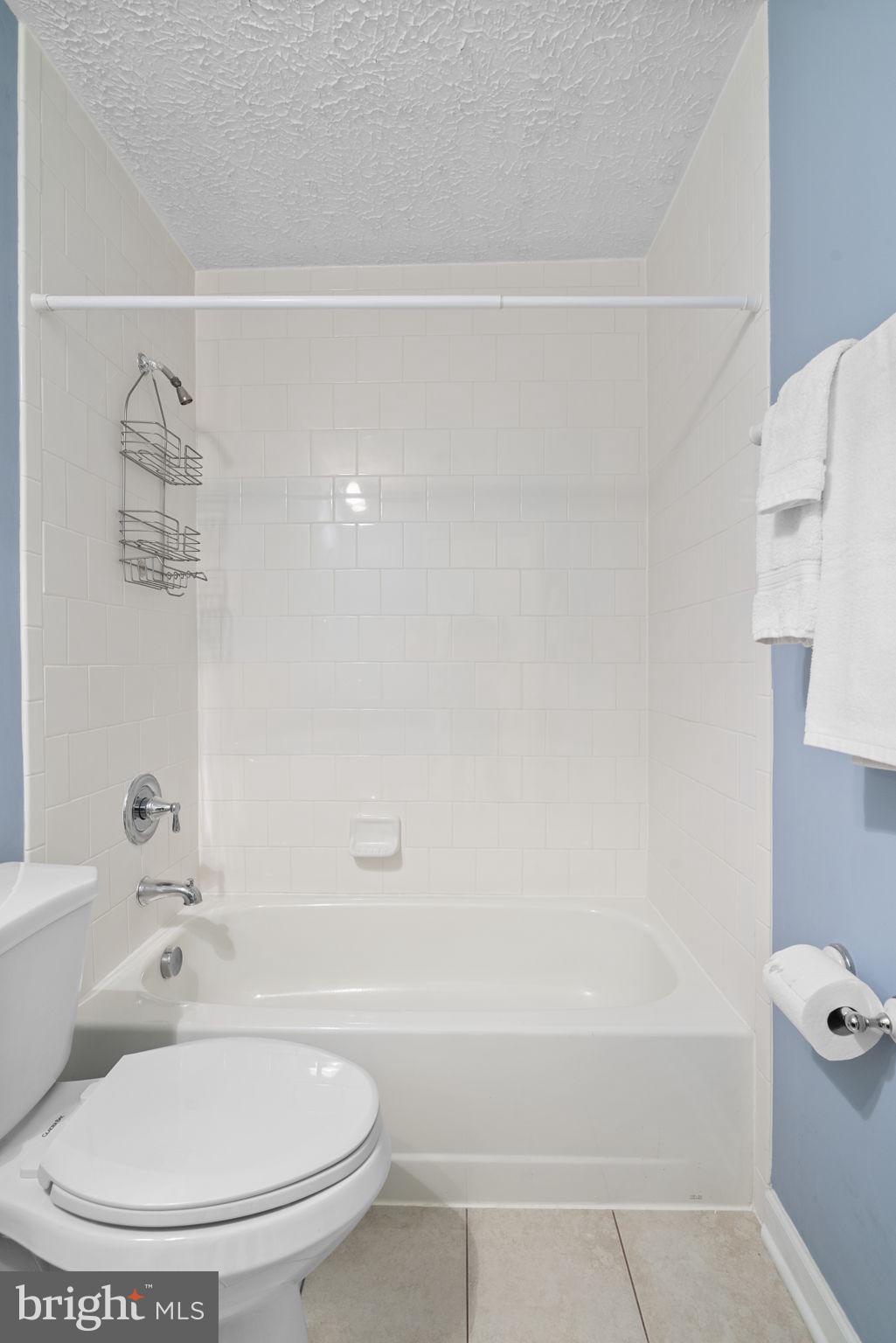 COLONY WOODS - Residential